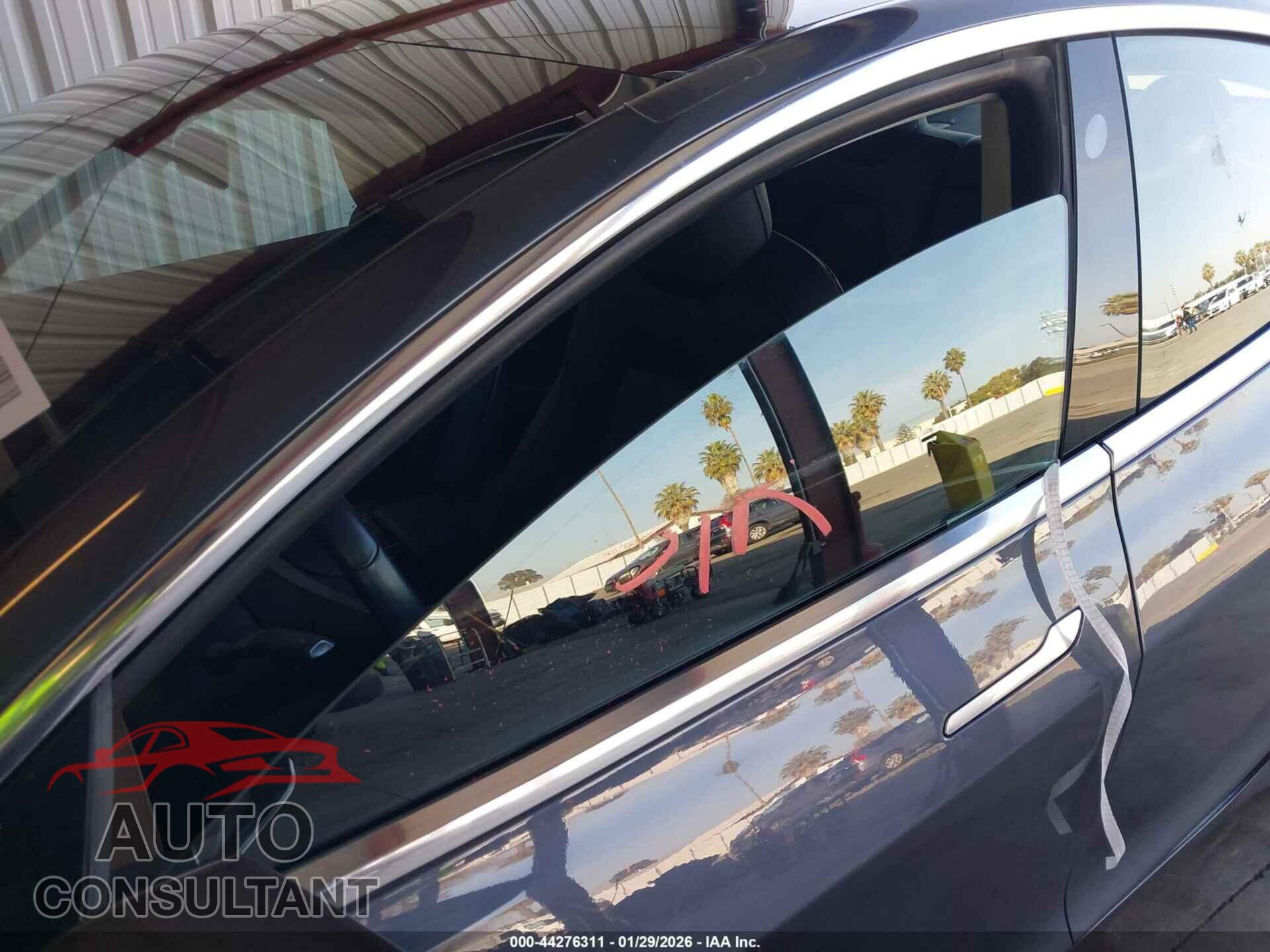 TESLA MODEL 3 2018 - 5YJ3E1EB5JF077206