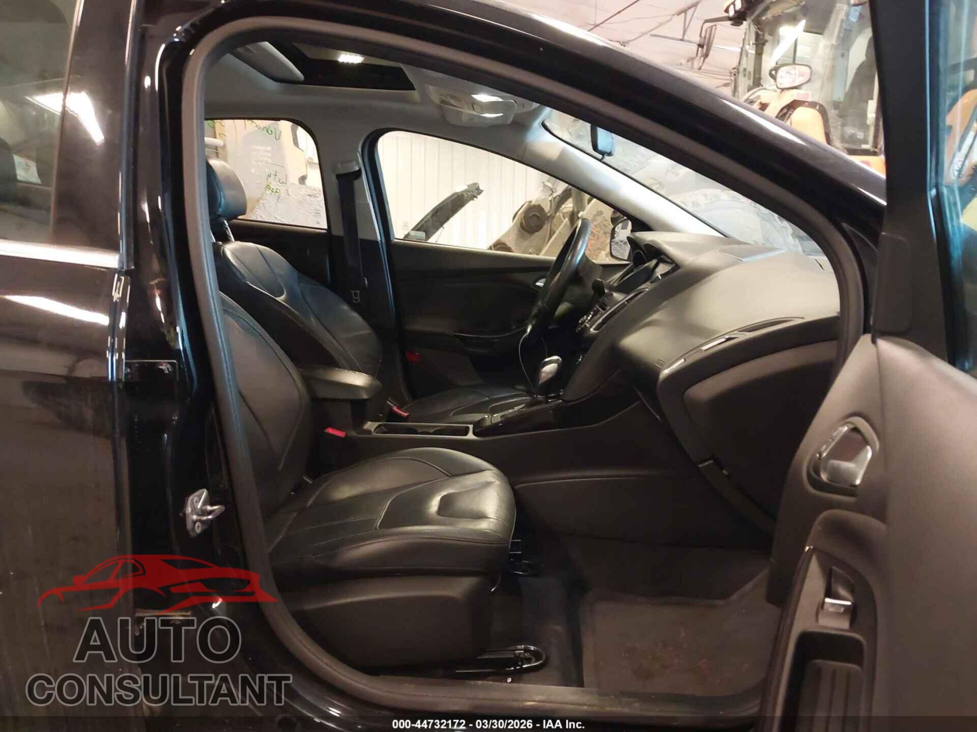 FORD FOCUS 2017 - 1FADP3J26HL291358