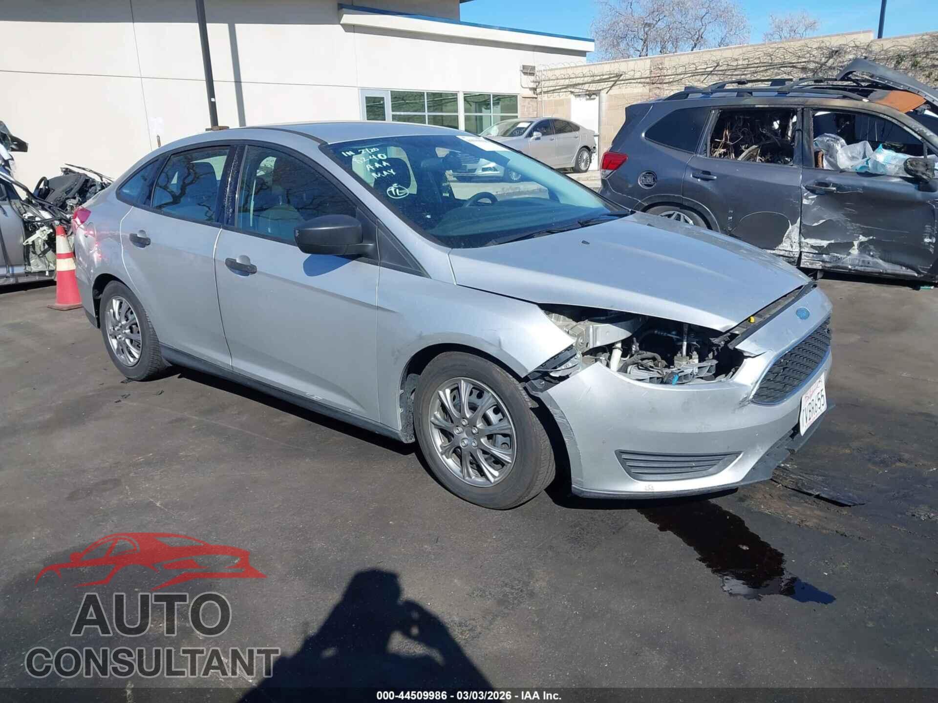 FORD FOCUS 2016 - 1FADP3E21GL369599