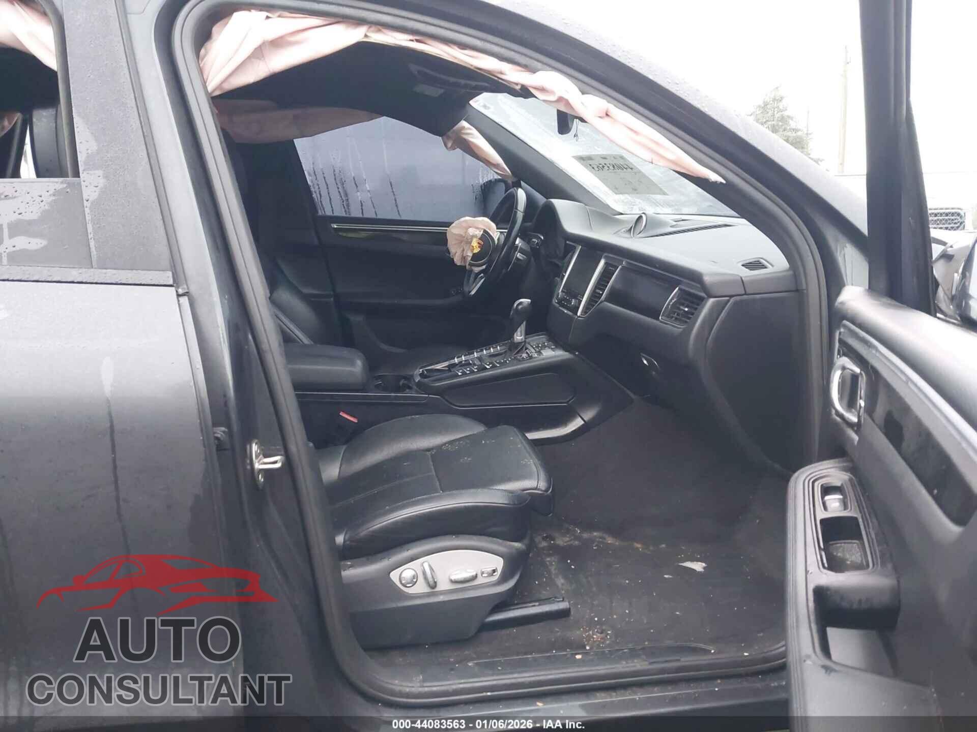 PORSCHE MACAN 2018 - WP1AA2A56JLB04210