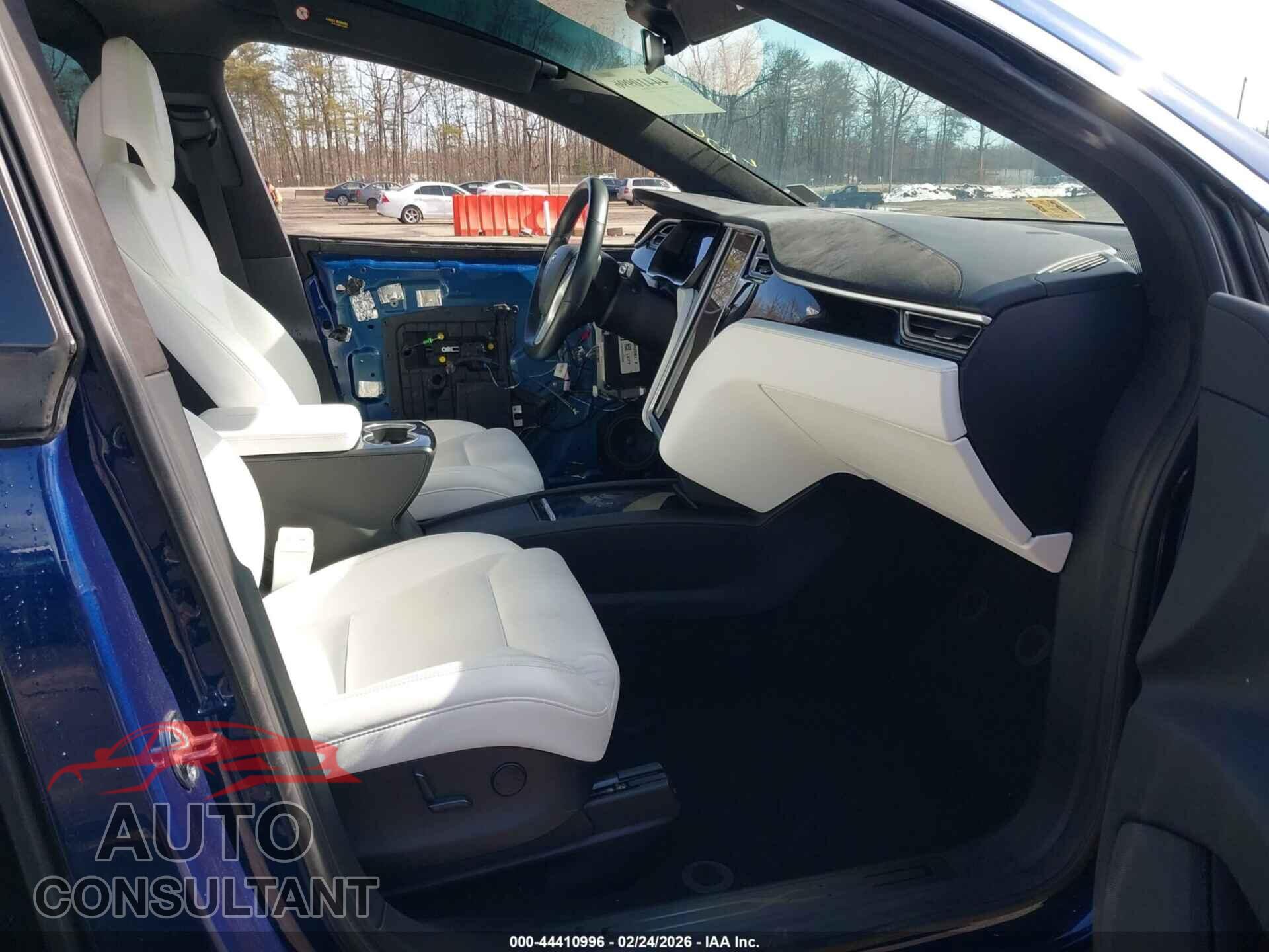 TESLA MODEL X 2017 - 5YJXCBE25HF050496