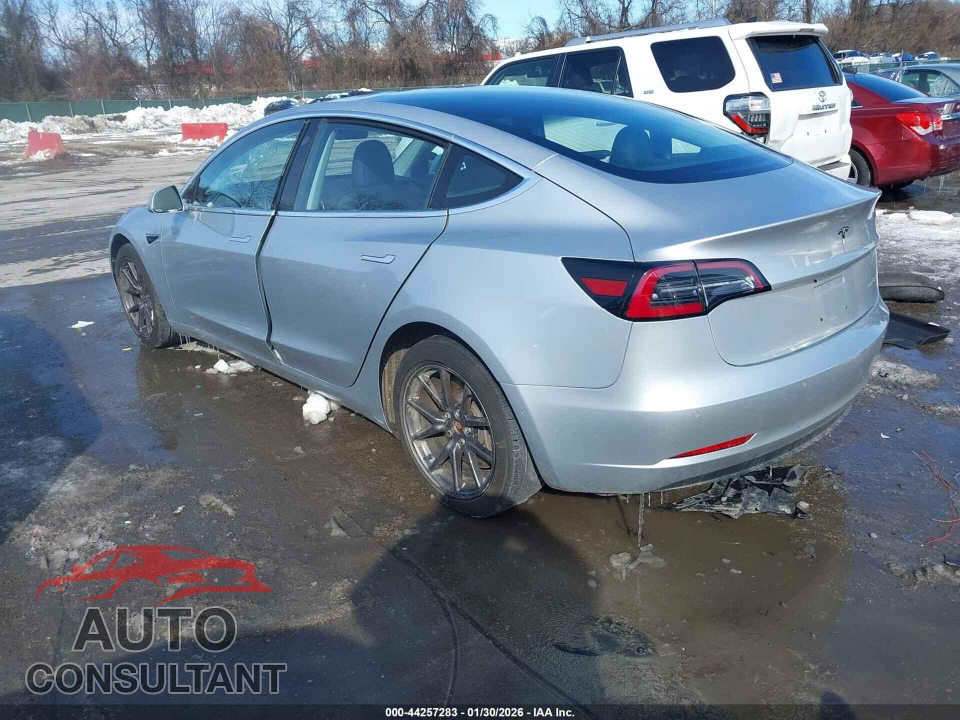 TESLA MODEL 3 2018 - 5YJ3E1EB6JF065064