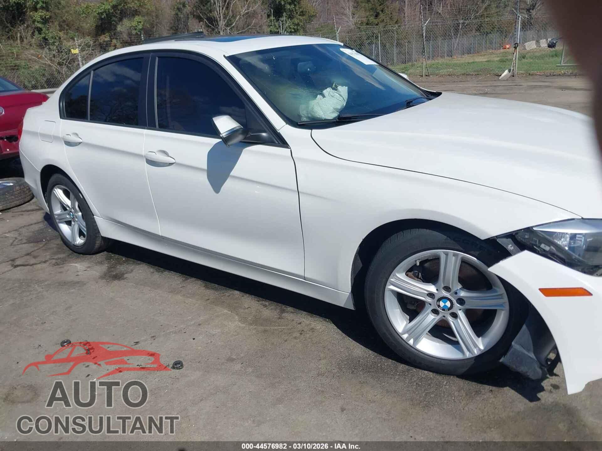 BMW 320I 2014 - WBA3C3C56EF984334