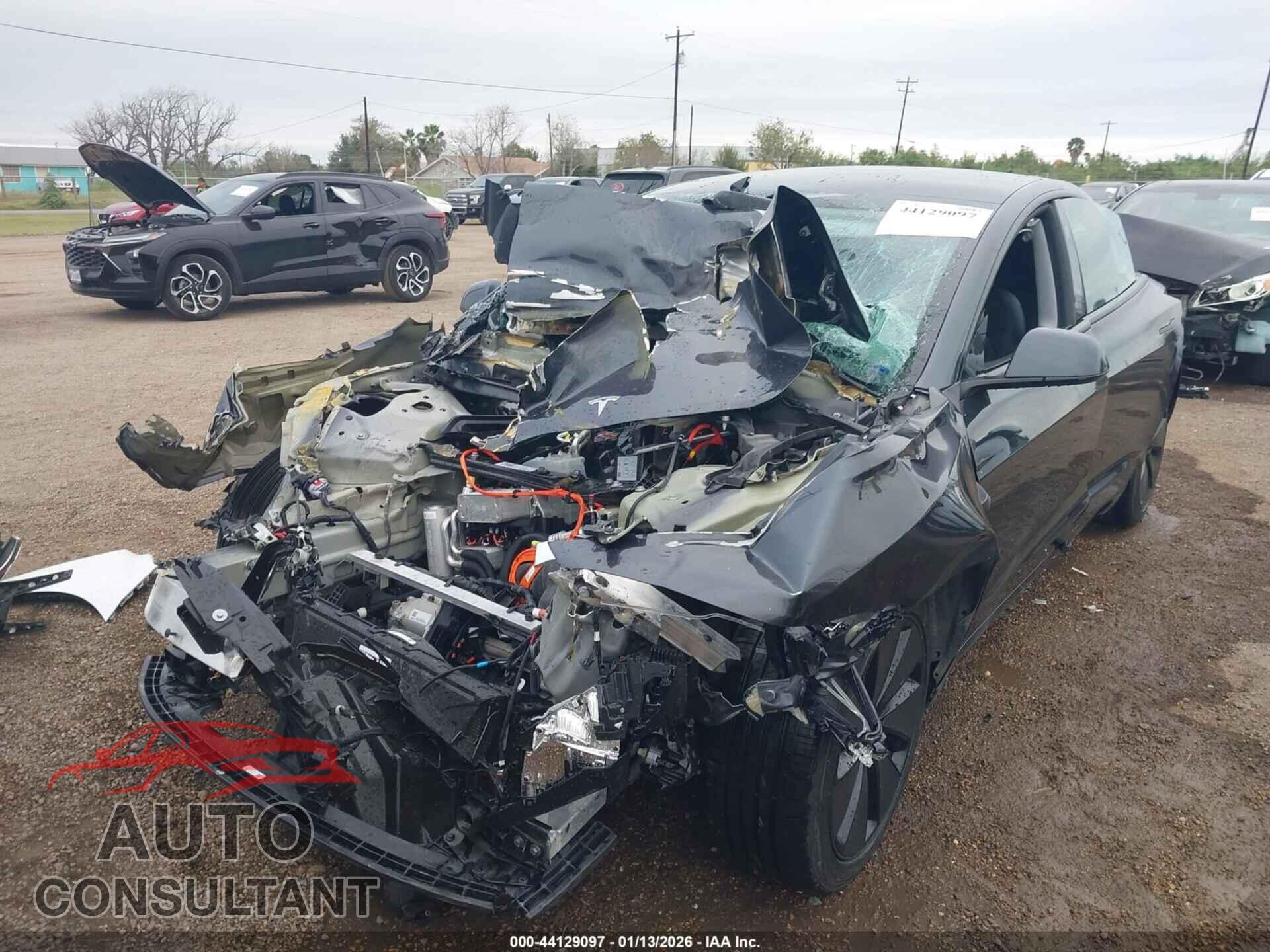 TESLA MODEL 3 2025 - 5YJ3E1EA4SF011349
