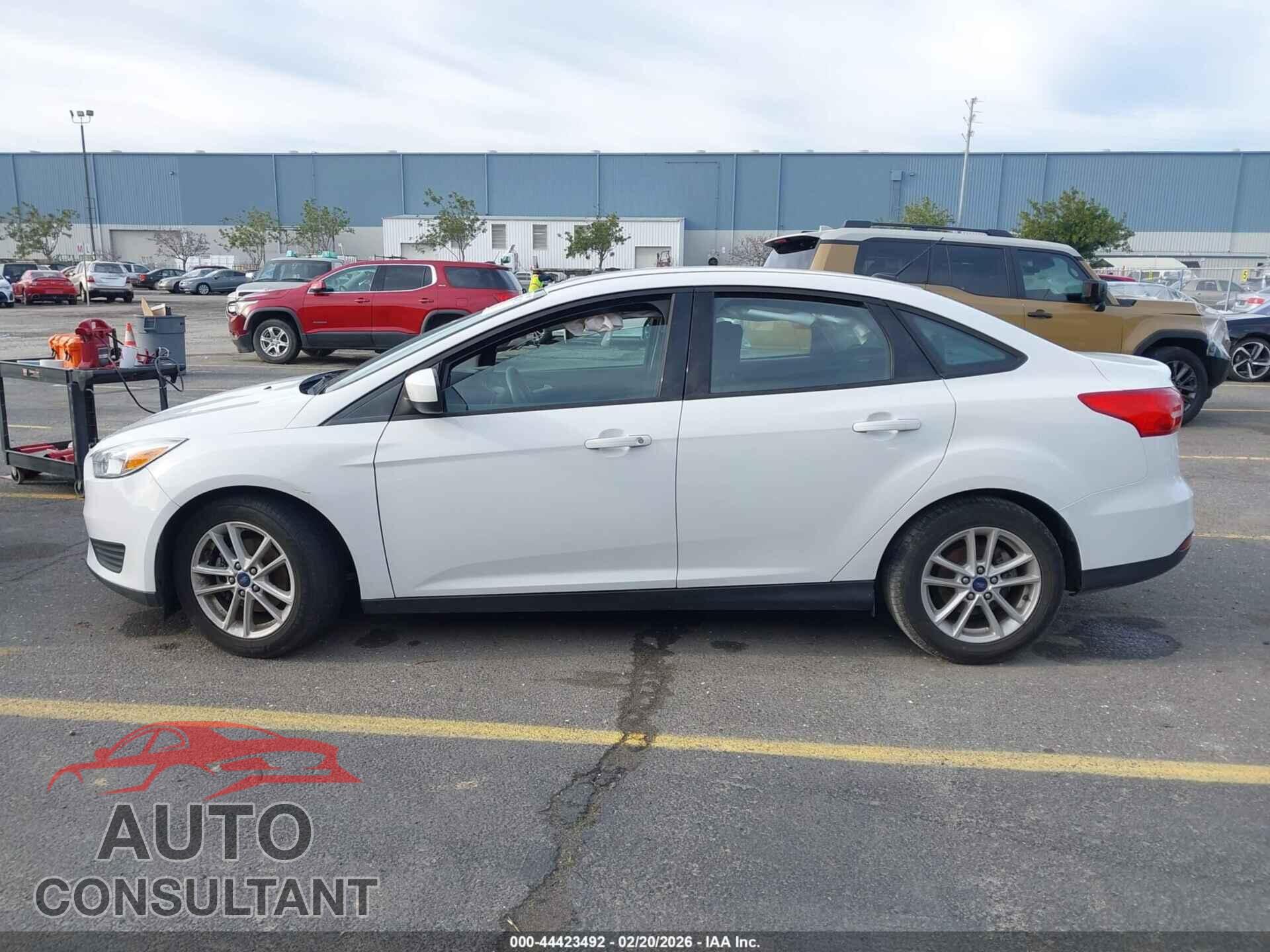FORD FOCUS 2018 - 1FADP3FE0JL279067