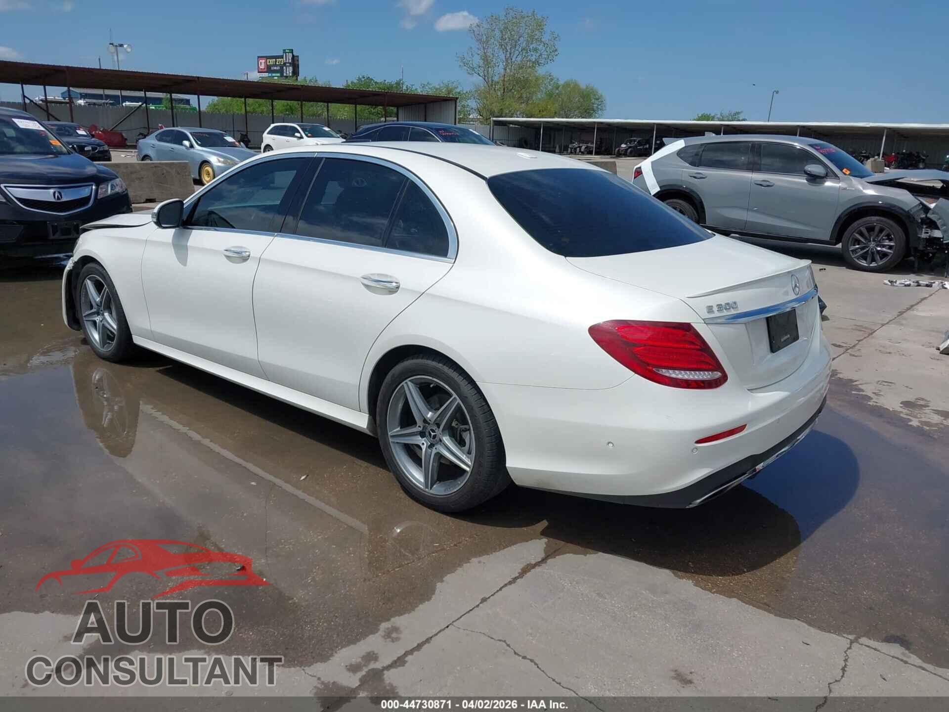 MERCEDES-BENZ E 300 2019 - WDDZF4JB7KA526075