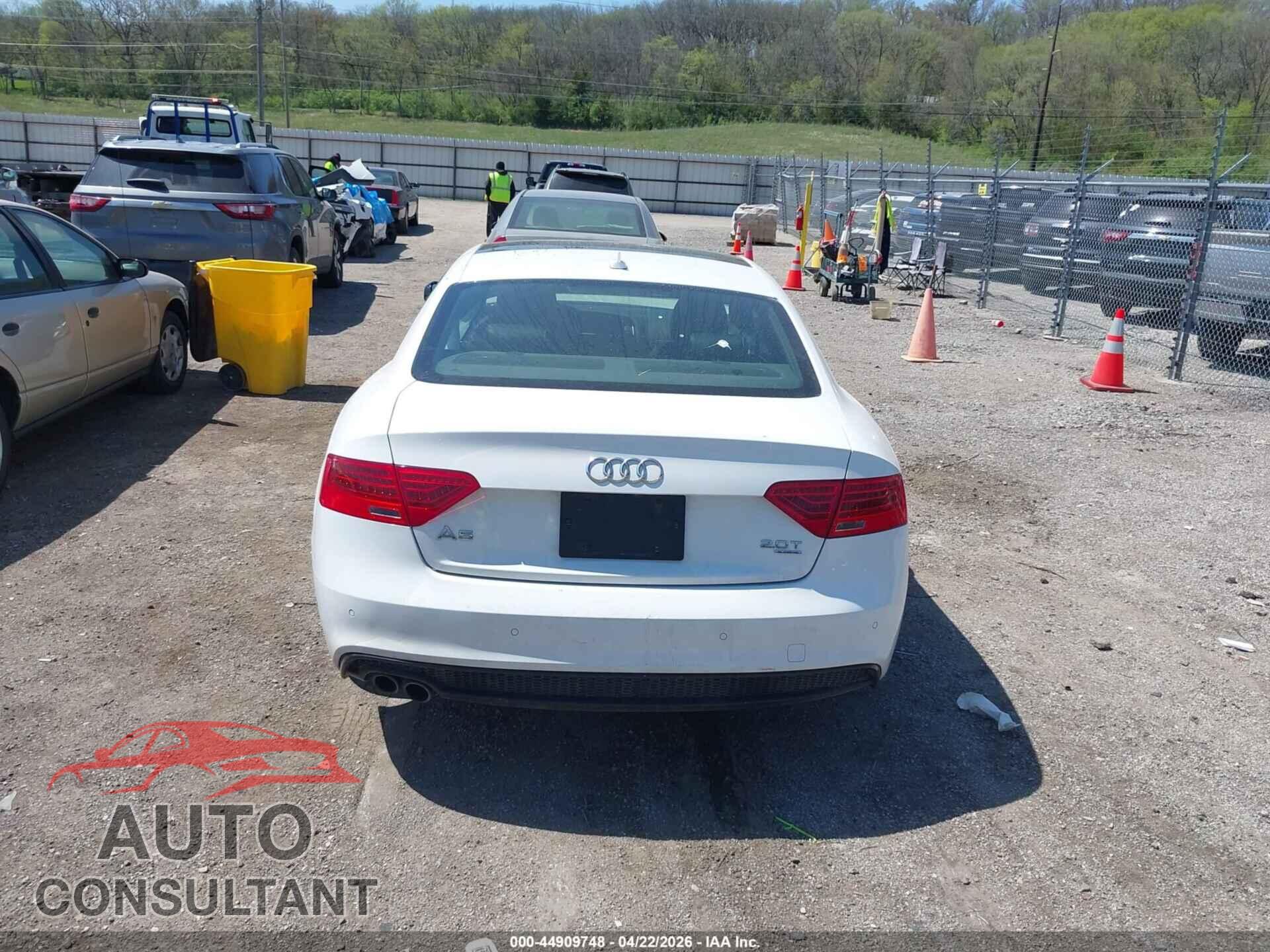 AUDI A5 2014 - WAUMFAFR5EA049530