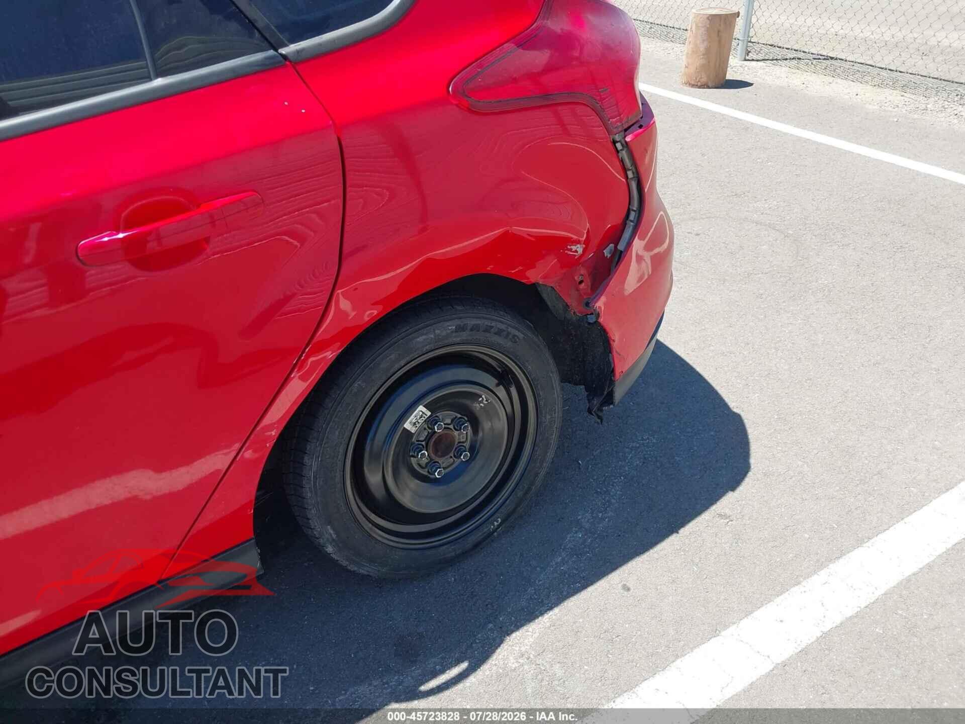 FORD FOCUS 2015 - 1FADP3K28FL370509