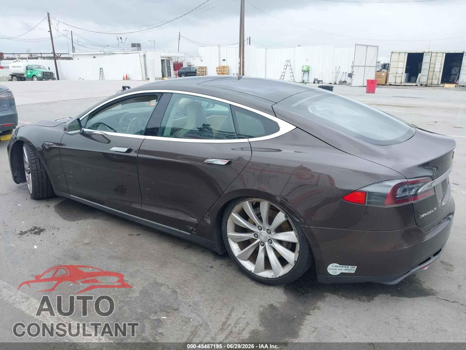 TESLA MODEL S 2013 - 5YJSA1BC8DFP10483