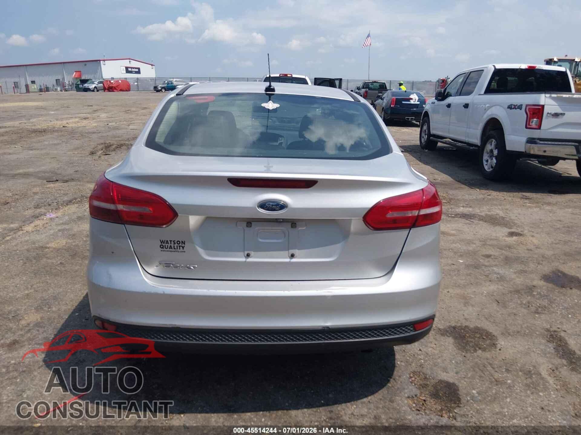 FORD FOCUS 2017 - 1FADP3E23HL312161