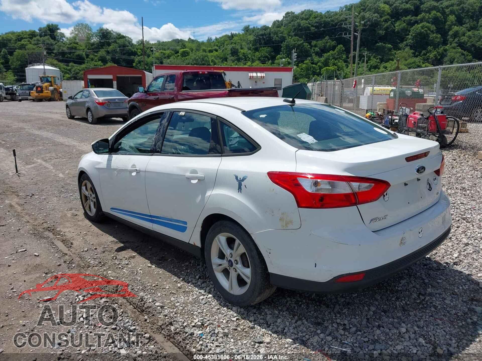 FORD FOCUS 2014 - 1FADP3F21EL428002