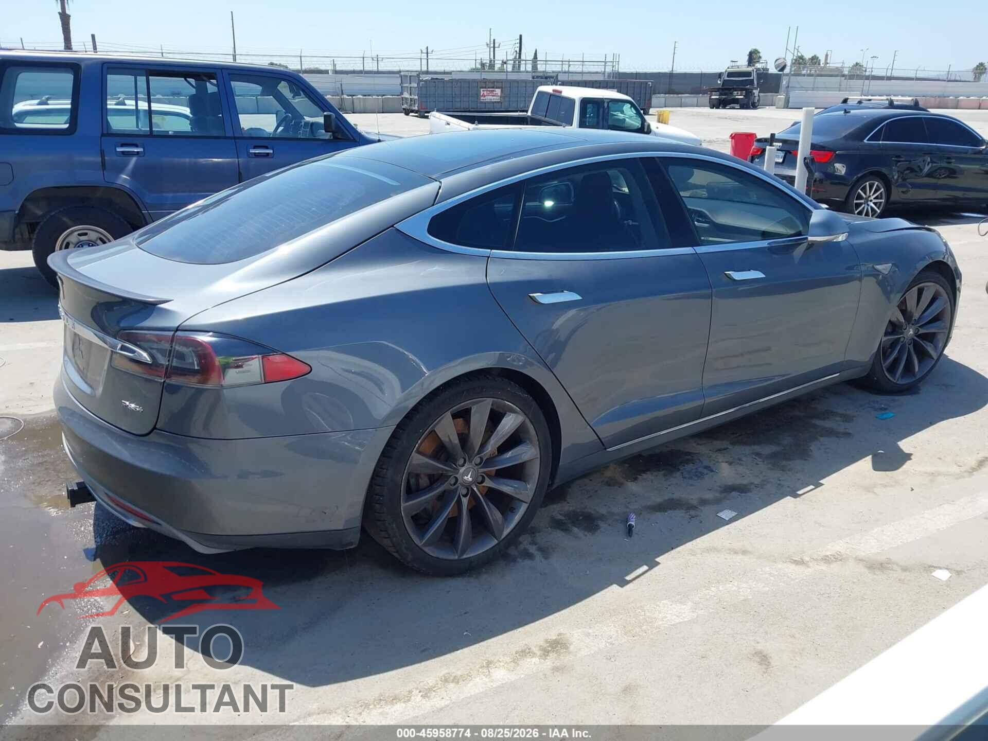 TESLA MODEL S 2013 - 5YJSA1DP3DFP13582