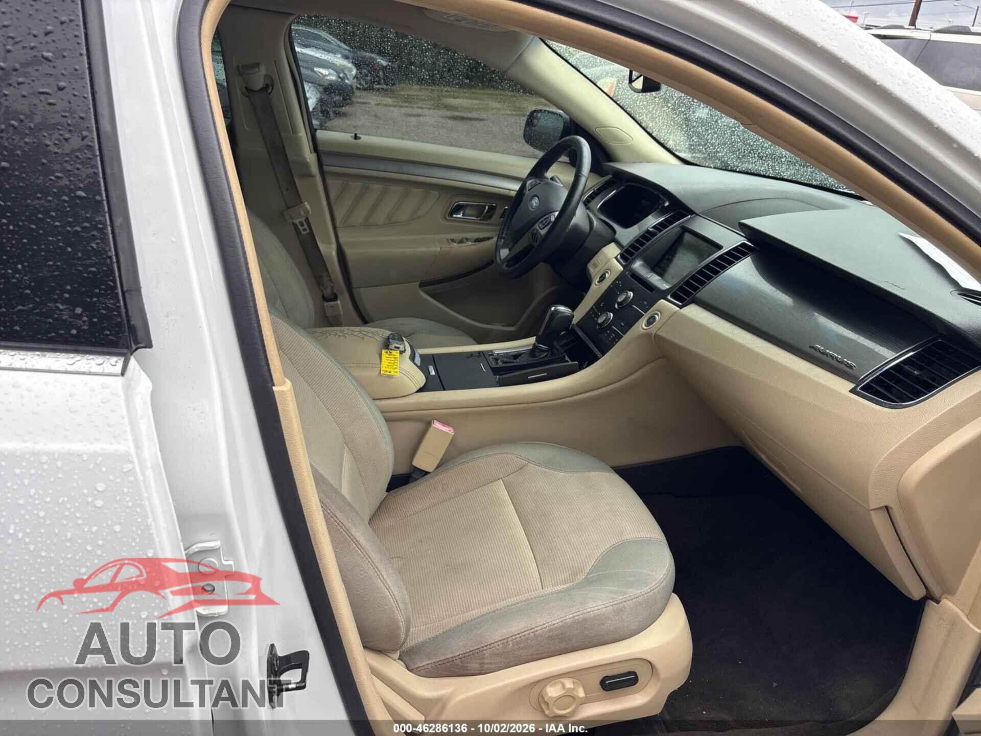 FORD TAURUS 2015 - 1FAHP2E85FG151981