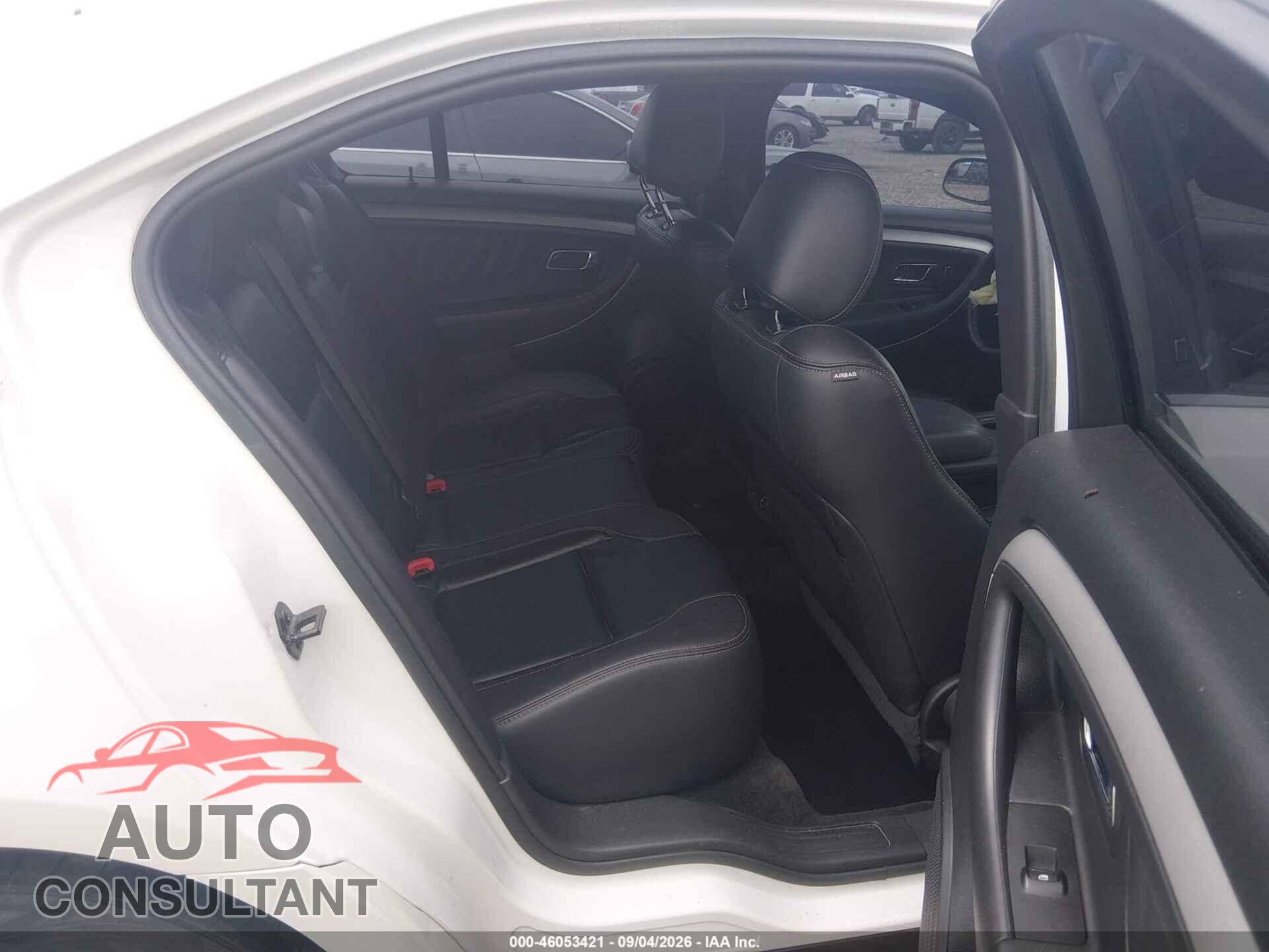 FORD TAURUS 2018 - 1FAHP2E85JG130976