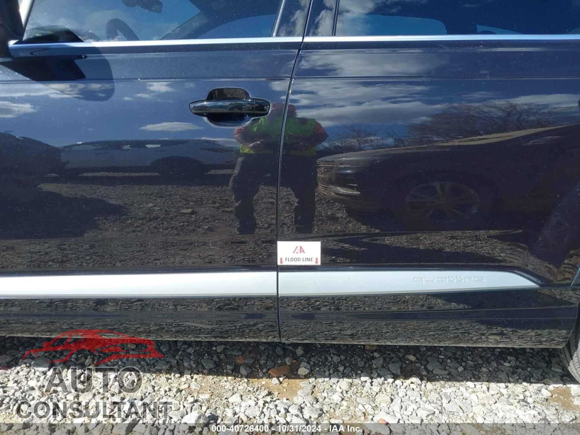 AUDI Q7 2018 - WA1VAAF76JD041685
