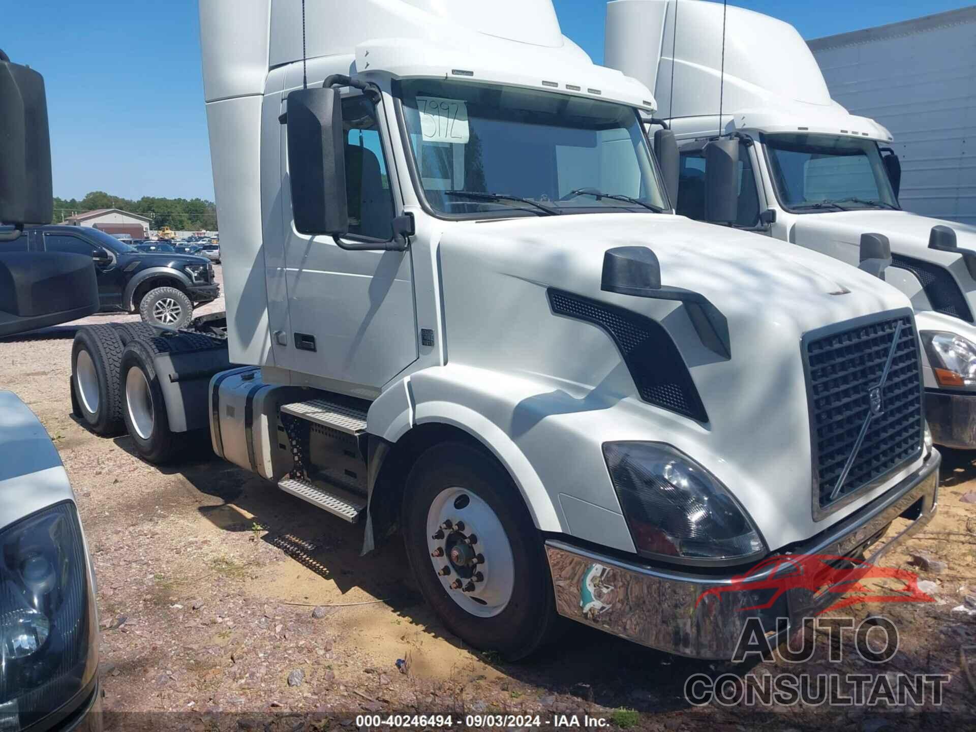 VOLVO VNL 2018 - 4V4NC9EG7JN885538