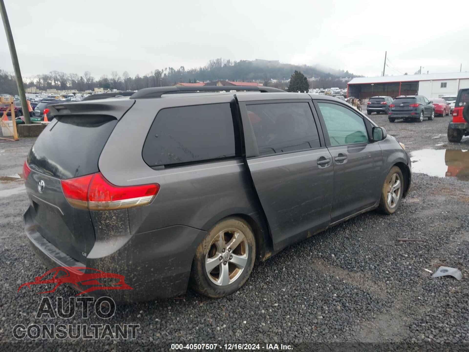 TOYOTA SIENNA 2012 - 5TDKK3DC9CS209165