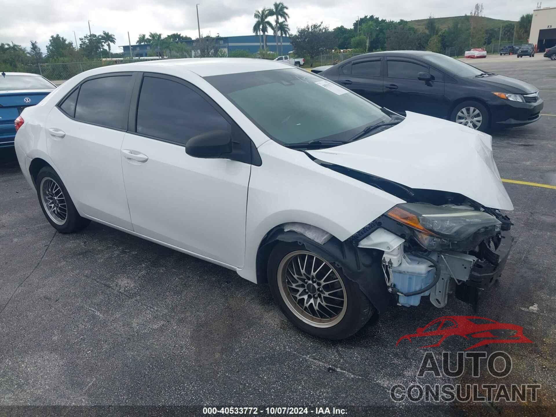 TOYOTA COROLLA 2018 - 5YFBURHE9JP755186