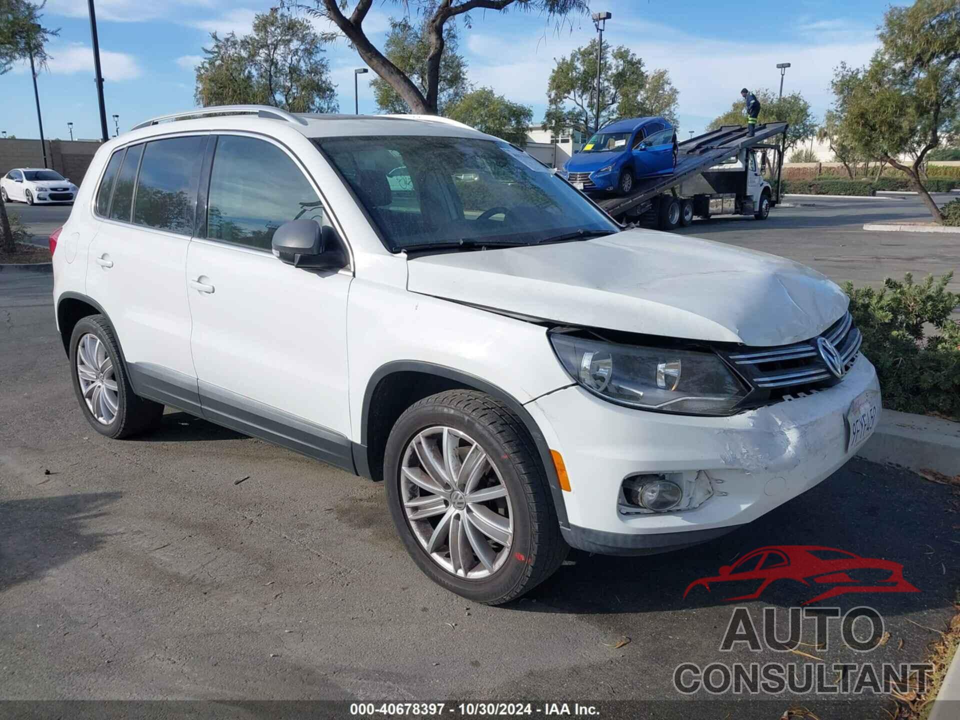 VOLKSWAGEN TIGUAN 2015 - WVGAV7AX5FW607426