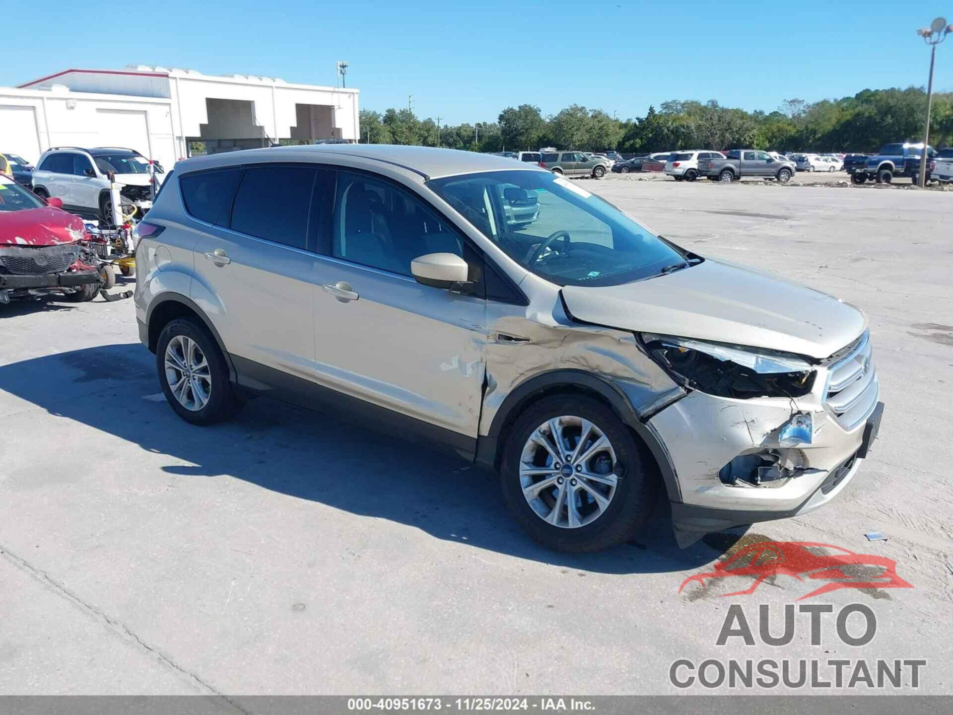 FORD ESCAPE 2017 - 1FMCU0GD3HUD91901