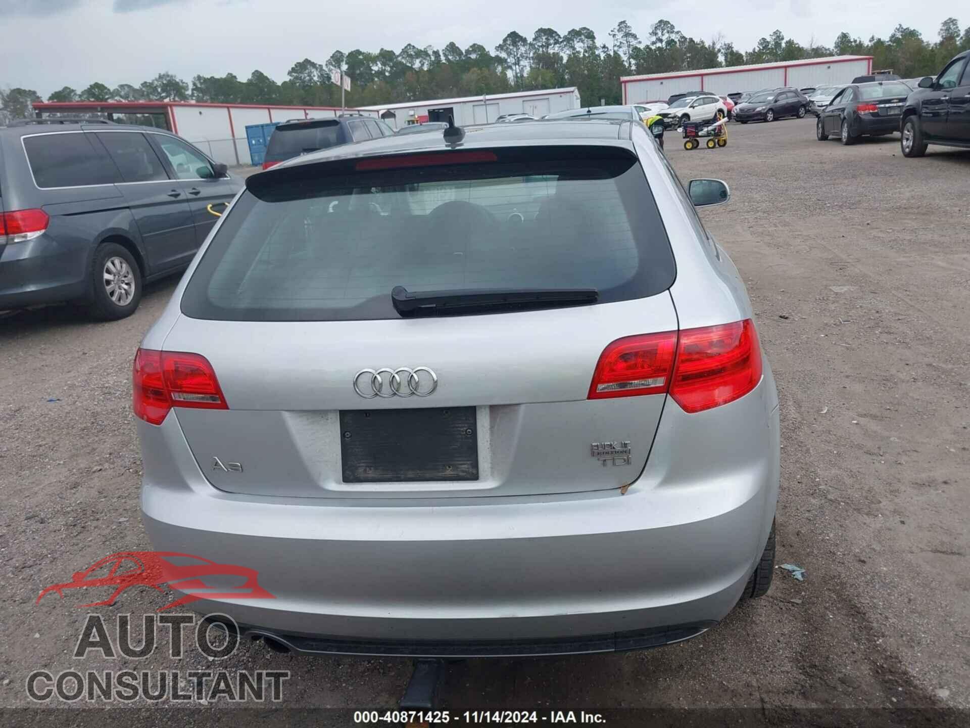 AUDI A3 2013 - WAUBJAFM1DA022592