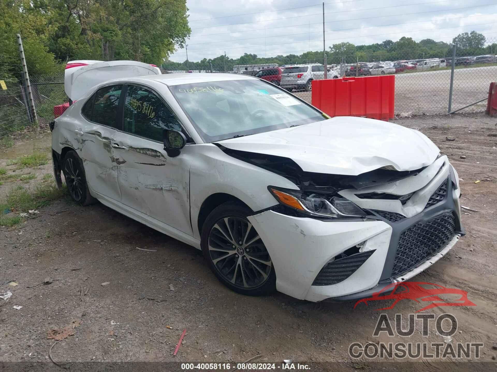 TOYOTA CAMRY 2018 - 4T1B11HK5JU036872