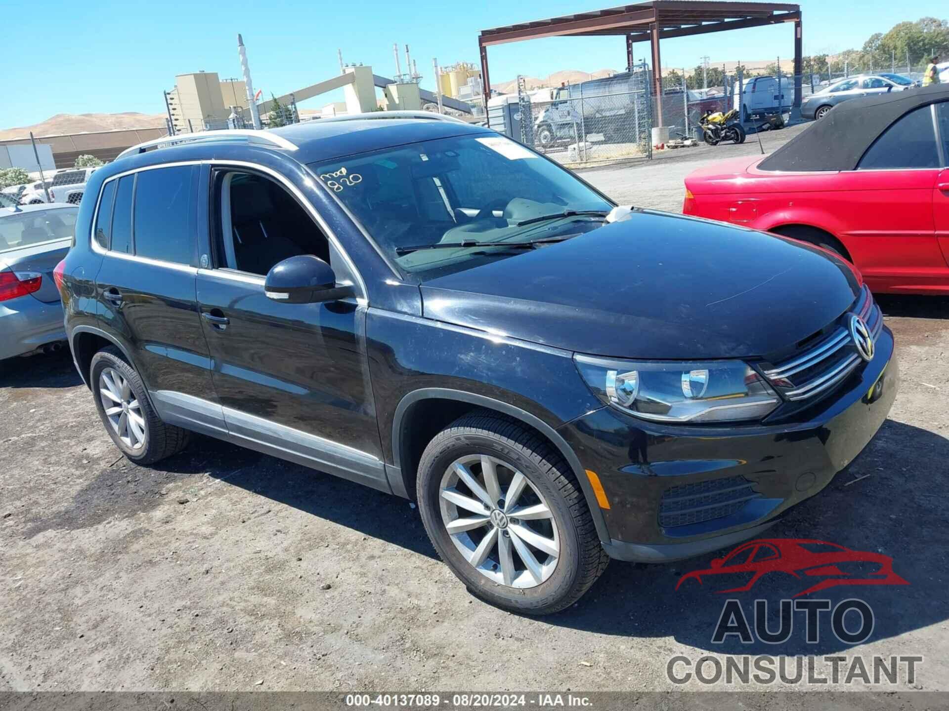 VOLKSWAGEN TIGUAN 2017 - WVGRV7AX6HK007415