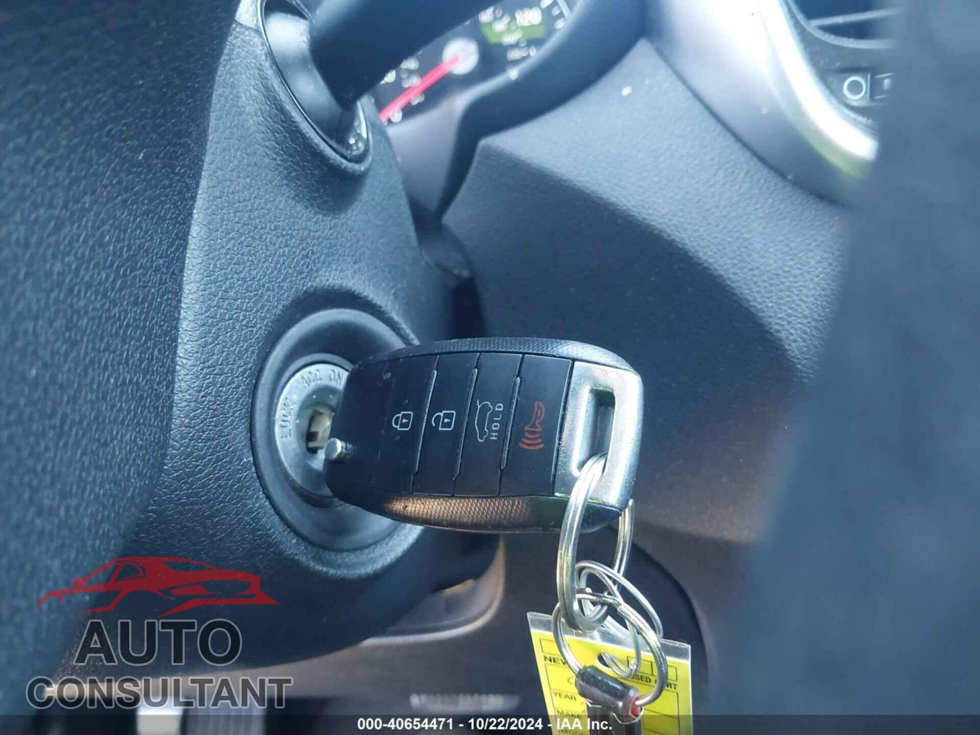 KIA SORENTO 2017 - 5XYPG4A36HG209713