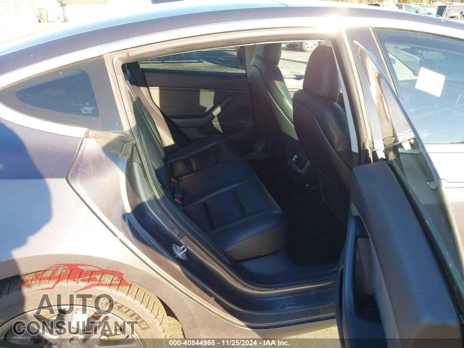 TESLA MODEL 3 2018 - 5YJ3E1EB2JF119198