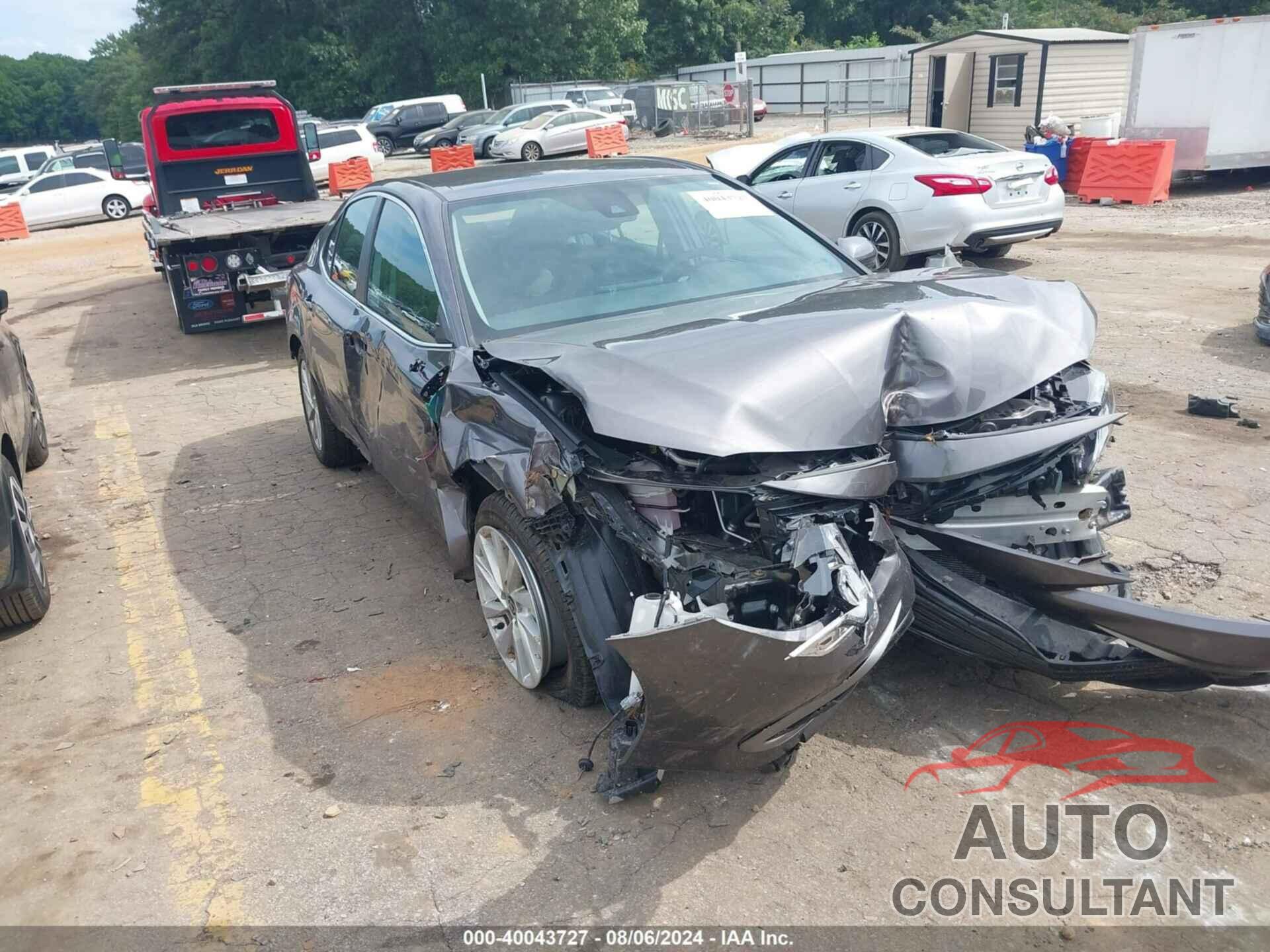 TOYOTA CAMRY 2022 - 4T1C11AK6NU633050