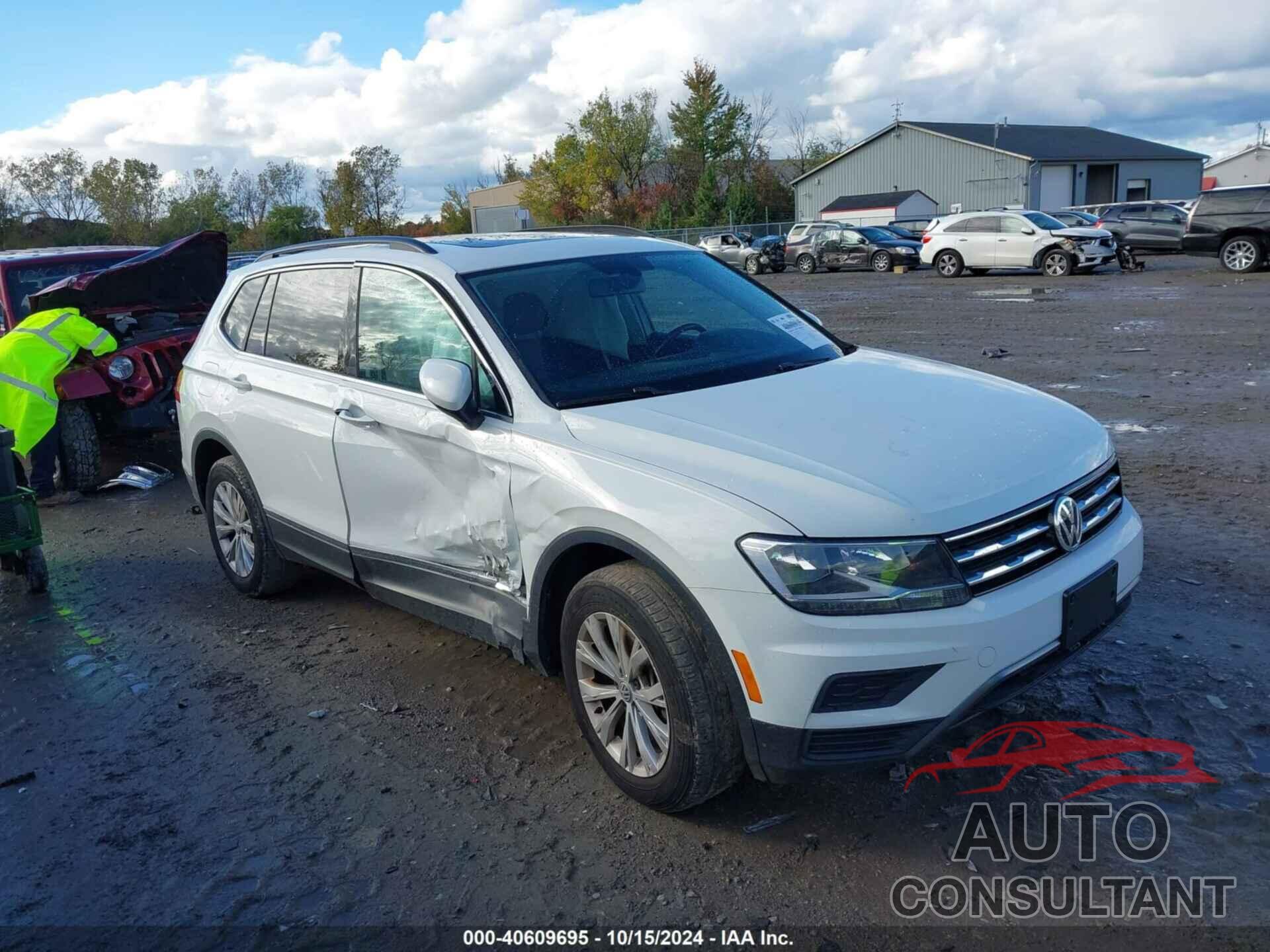 VOLKSWAGEN TIGUAN 2018 - 3VV3B7AX8JM047076