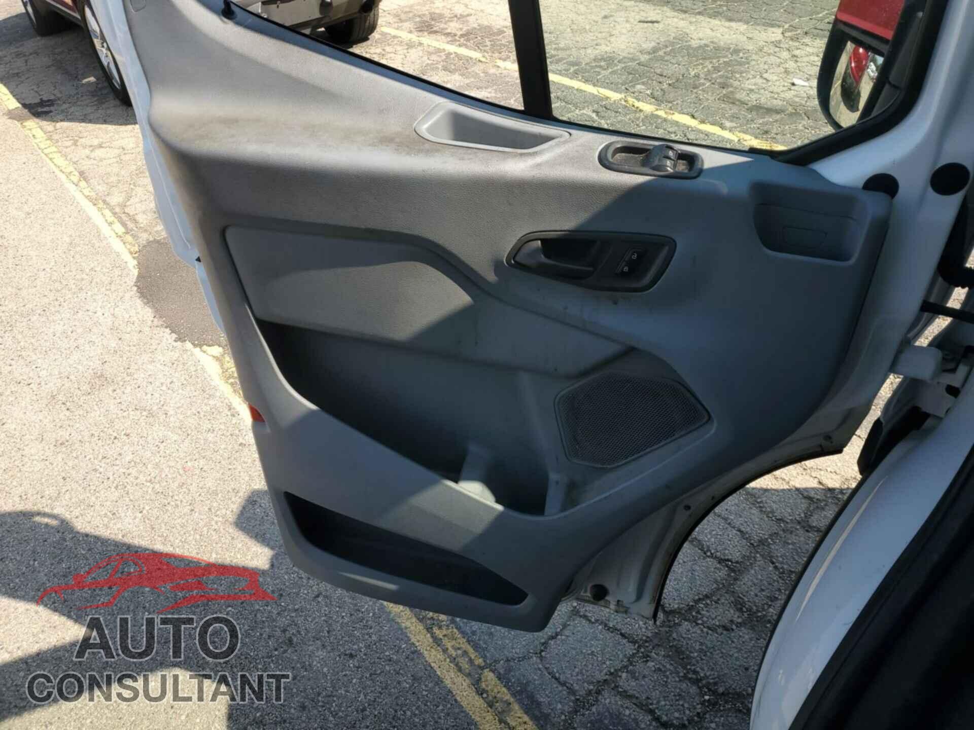 FORD TRANSIT 2019 - 1FTYR1YM1KKA21484