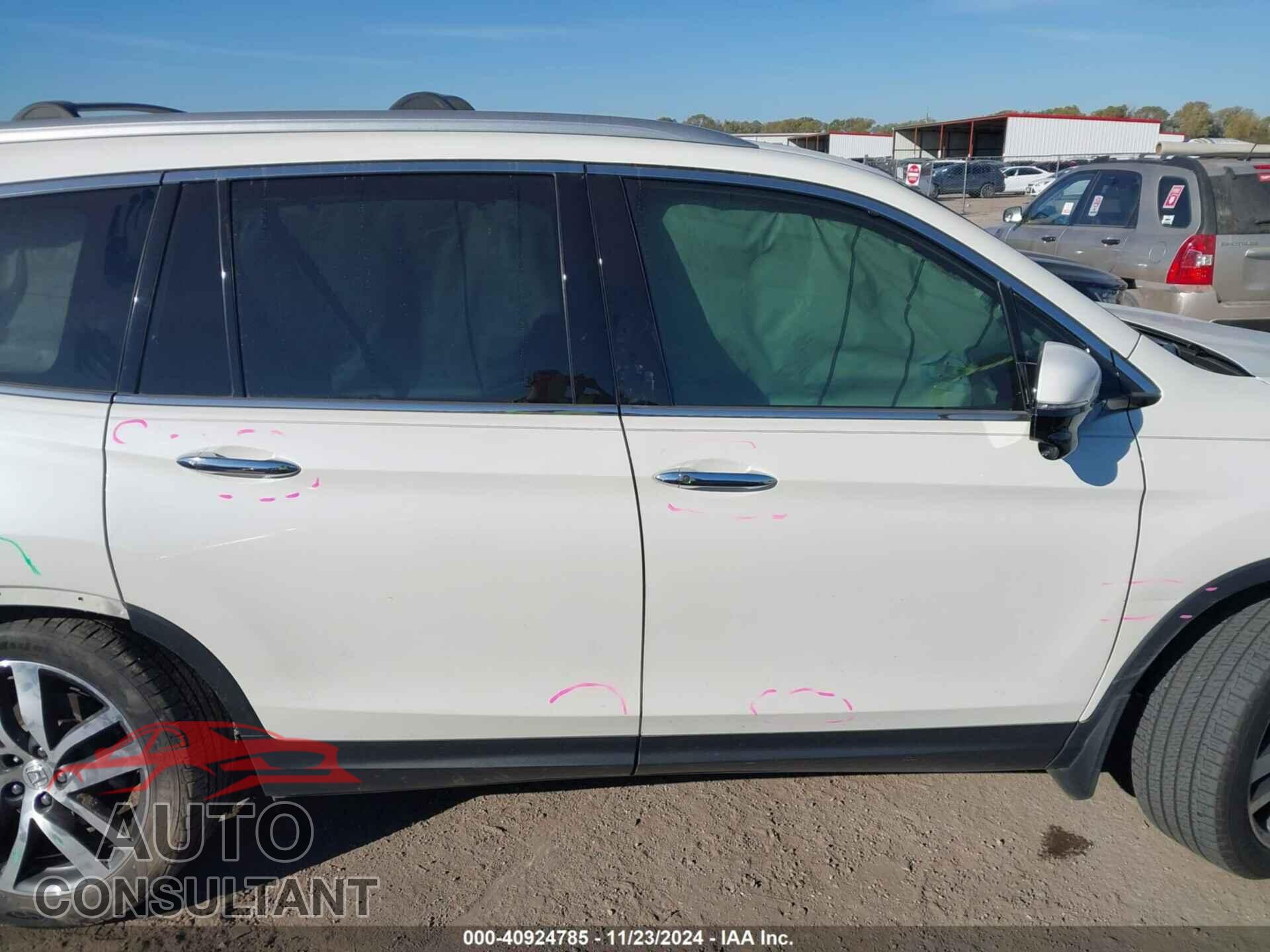 HONDA PILOT 2017 - 5FNYF6H9XHB056354