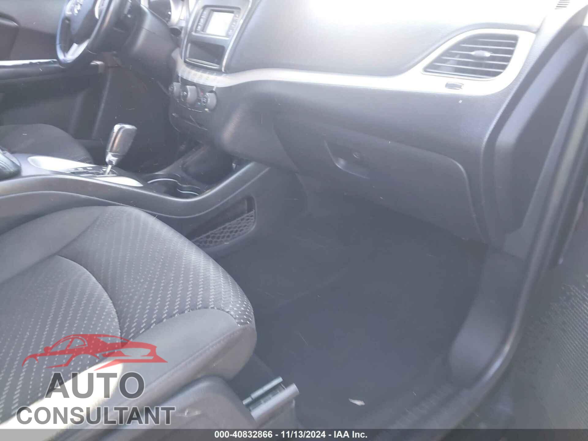 DODGE JOURNEY 2018 - 3C4PDCAB5JT302182