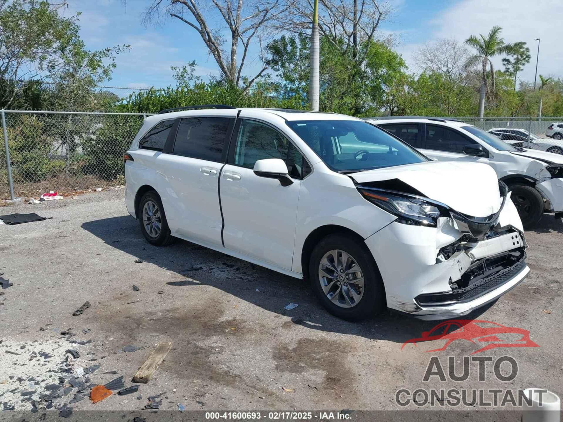 TOYOTA SIENNA 2022 - 5TDBRKECXNS099704