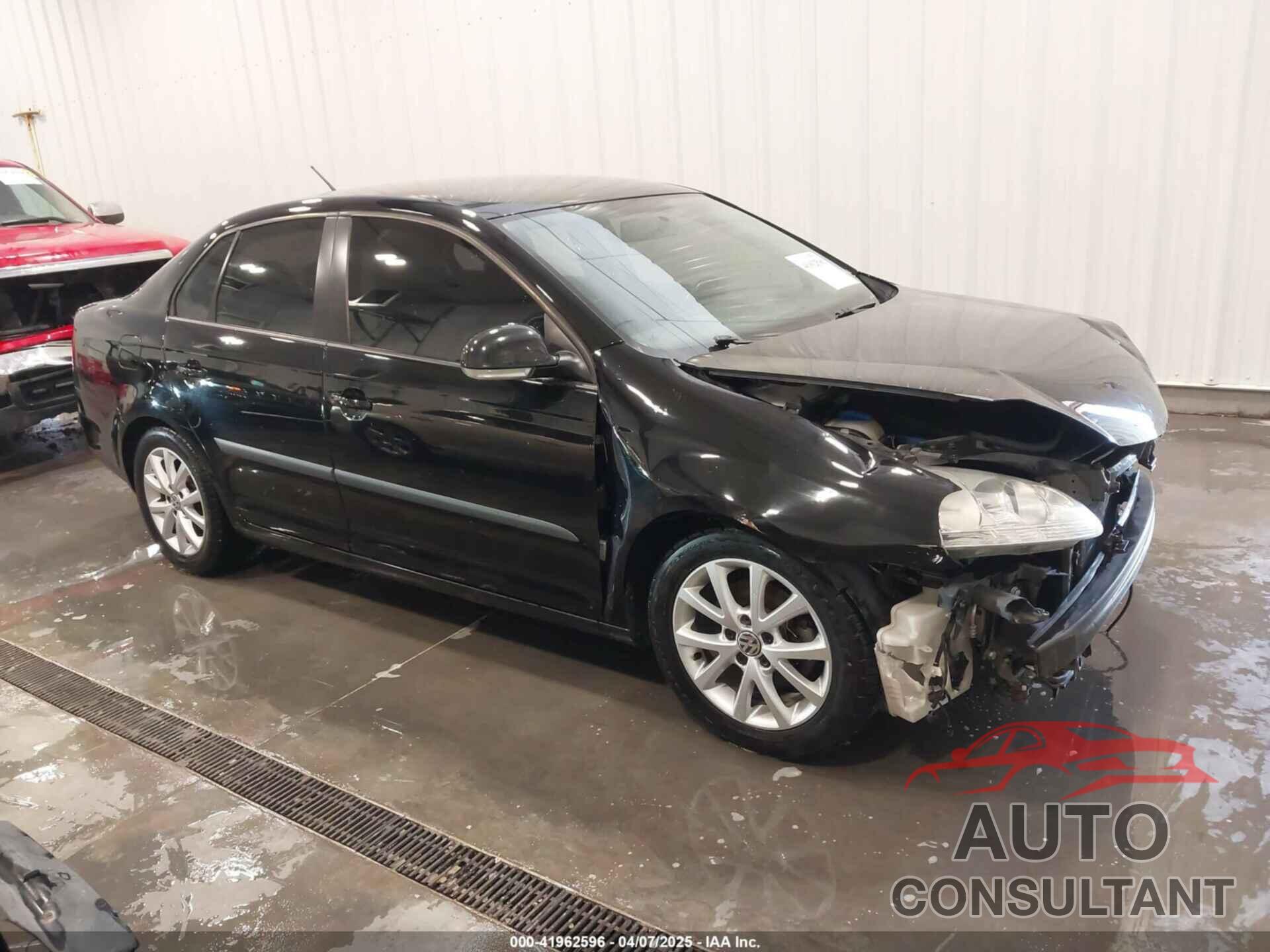 VOLKSWAGEN JETTA 2010 - 3VWAX7AJ0AM074675