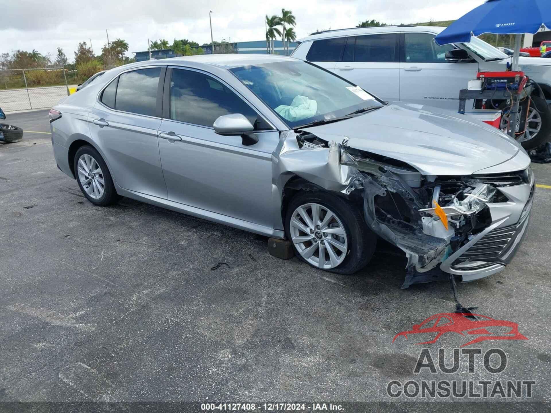 TOYOTA CAMRY 2022 - 4T1C11AKXNU642320
