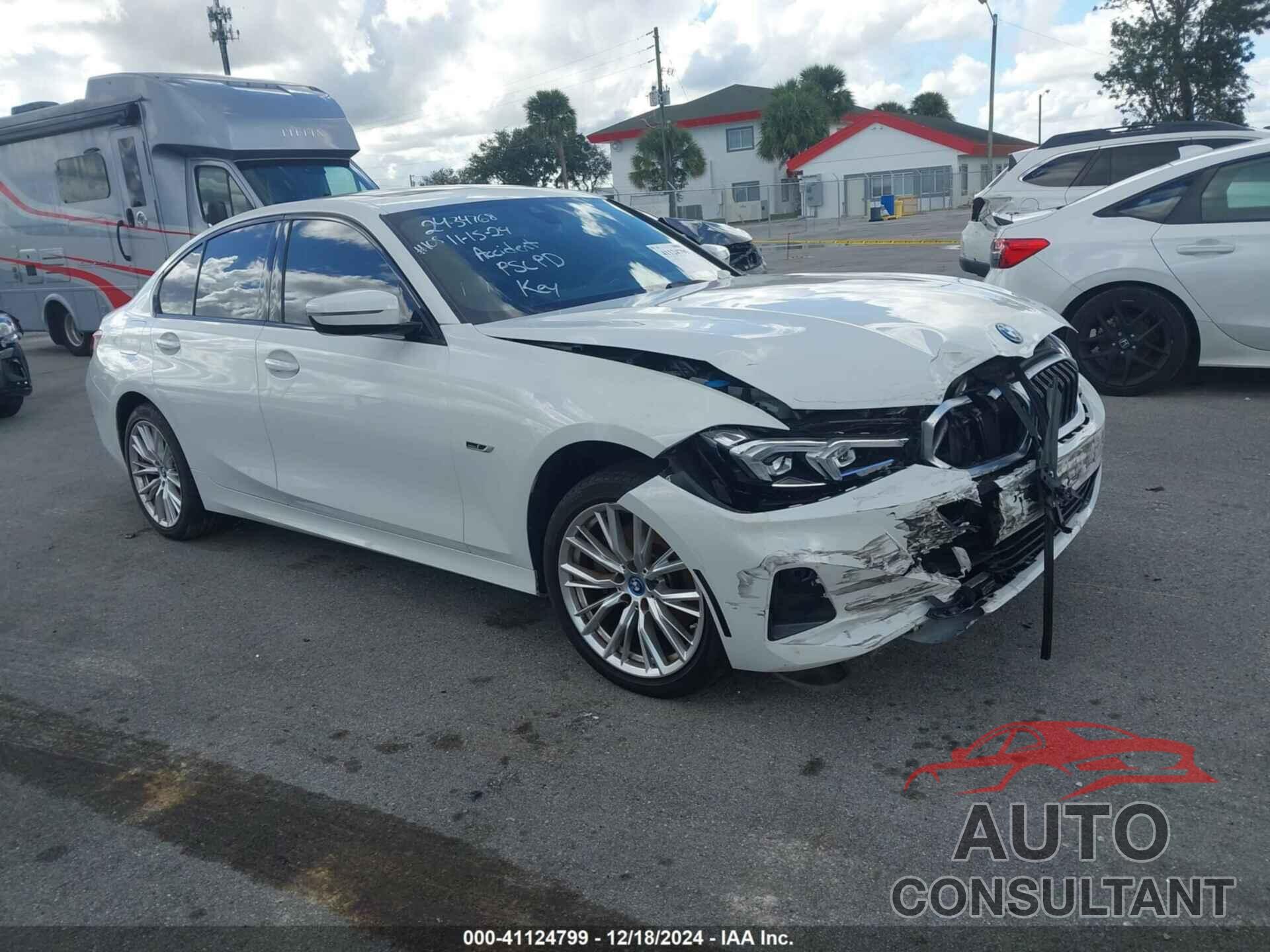 BMW 3 SERIES 2023 - 3MW39FF04P8D51147