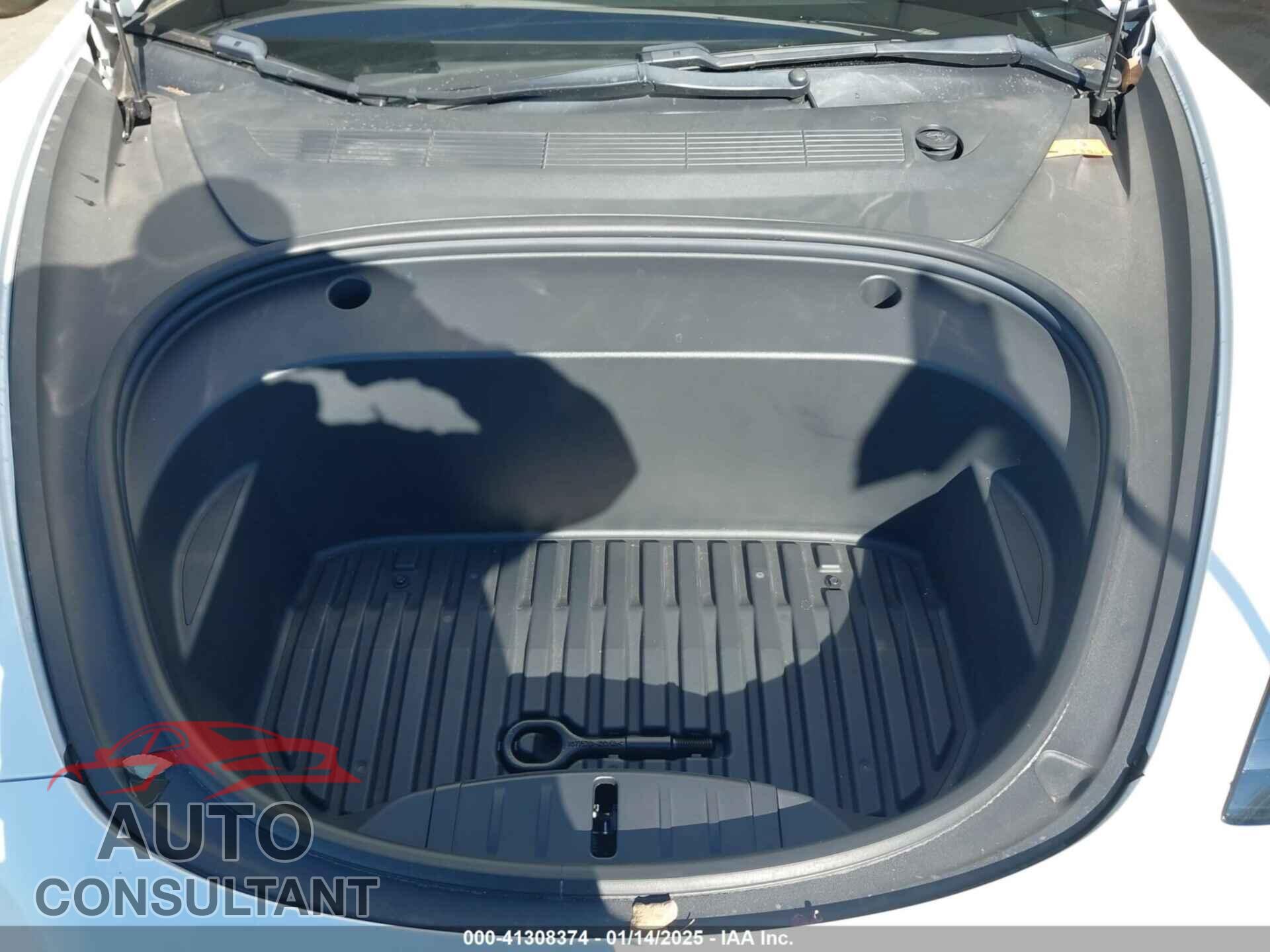 TESLA MODEL 3 2021 - 5YJ3E1EB2MF004122