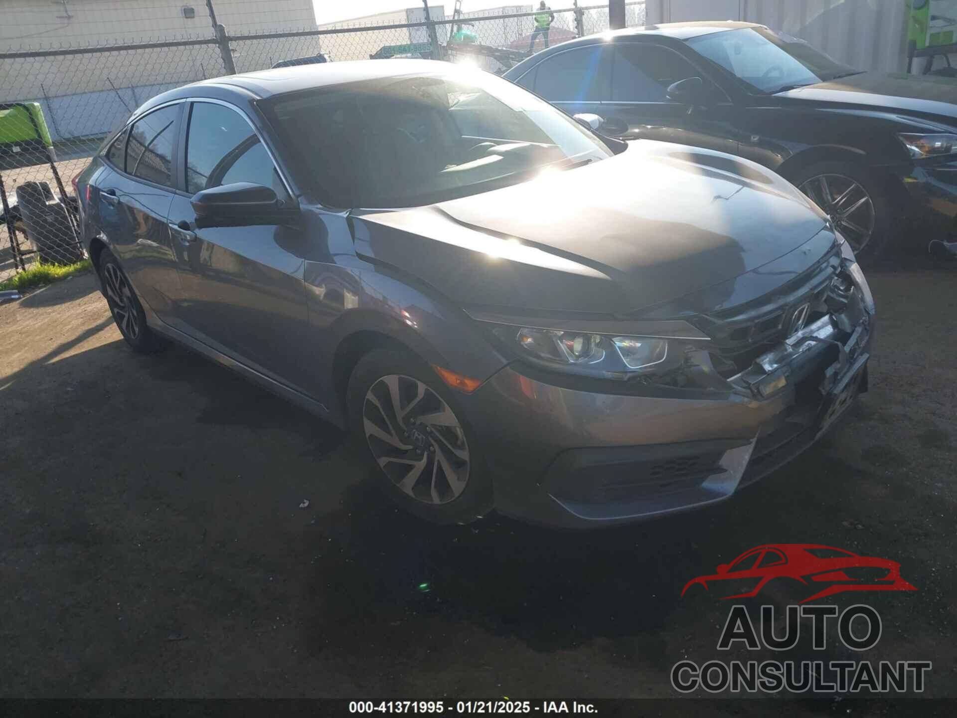 HONDA CIVIC 2018 - 2HGFC2F79JH545811