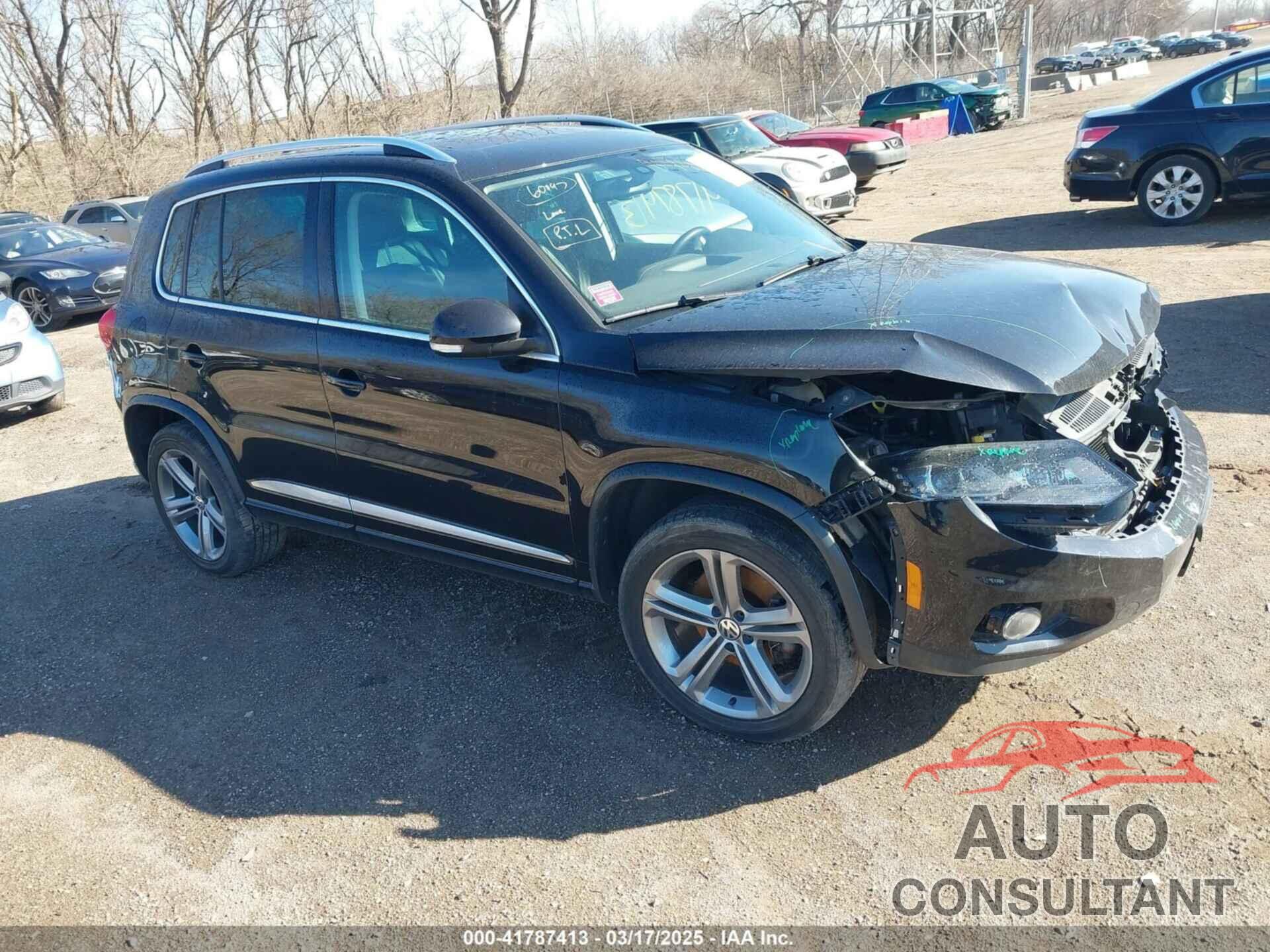 VOLKSWAGEN TIGUAN 2017 - WVGUV7AX6HK023480