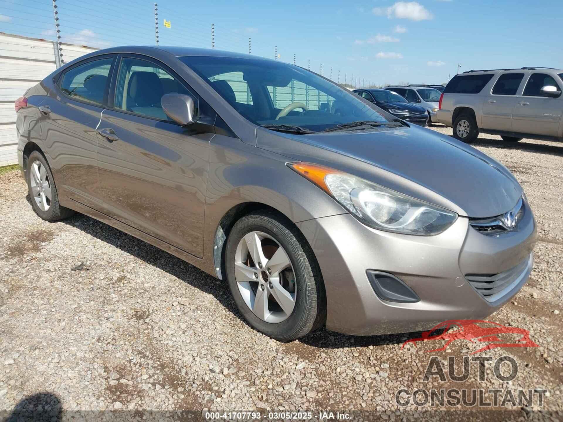 HYUNDAI ELANTRA 2013 - 5NPDH4AE7DH381060