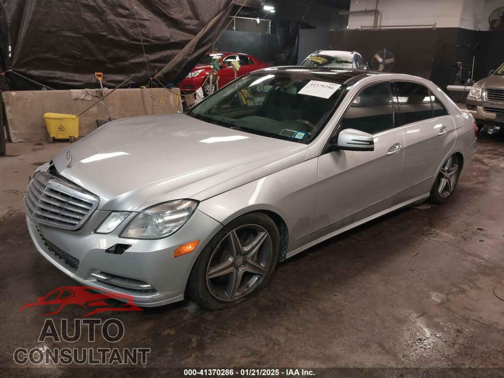 MERCEDES-BENZ E 550 2011 - WDDHF9AB6BA338317