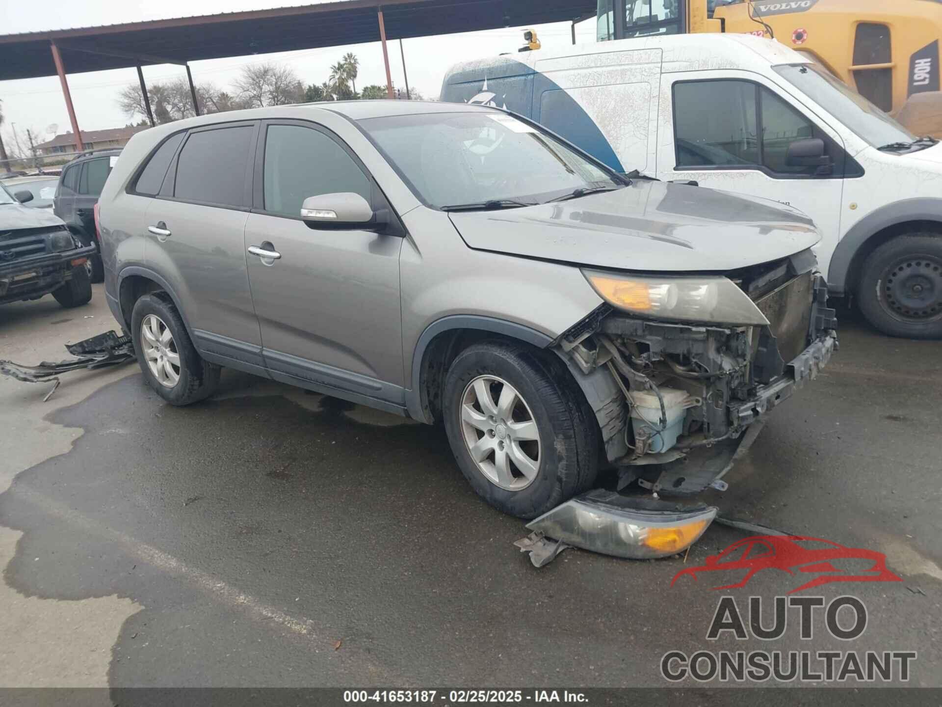 KIA SORENTO 2011 - 5XYKT3A10BG080826