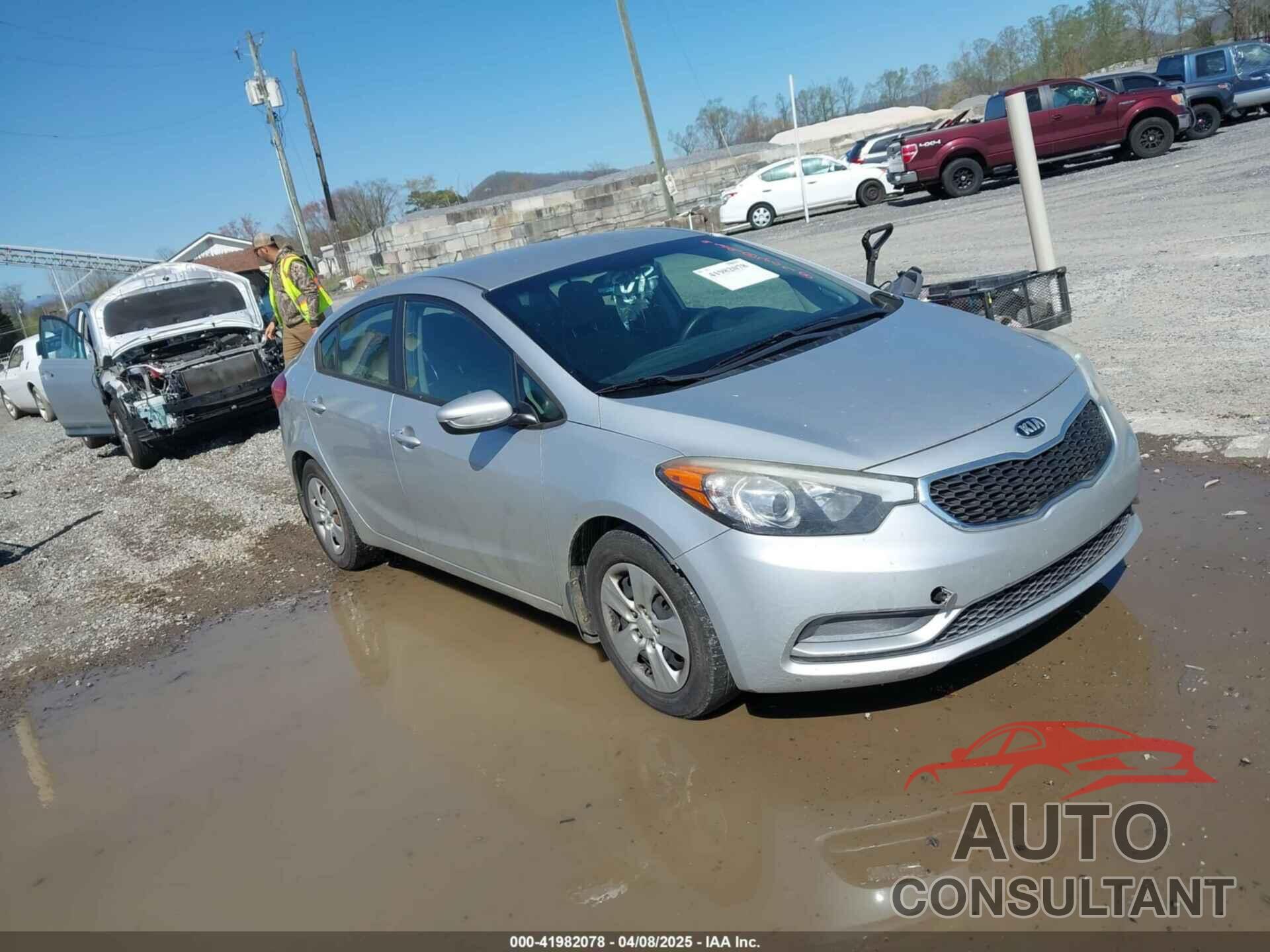 KIA FORTE 2015 - KNAFK4A67F5340351