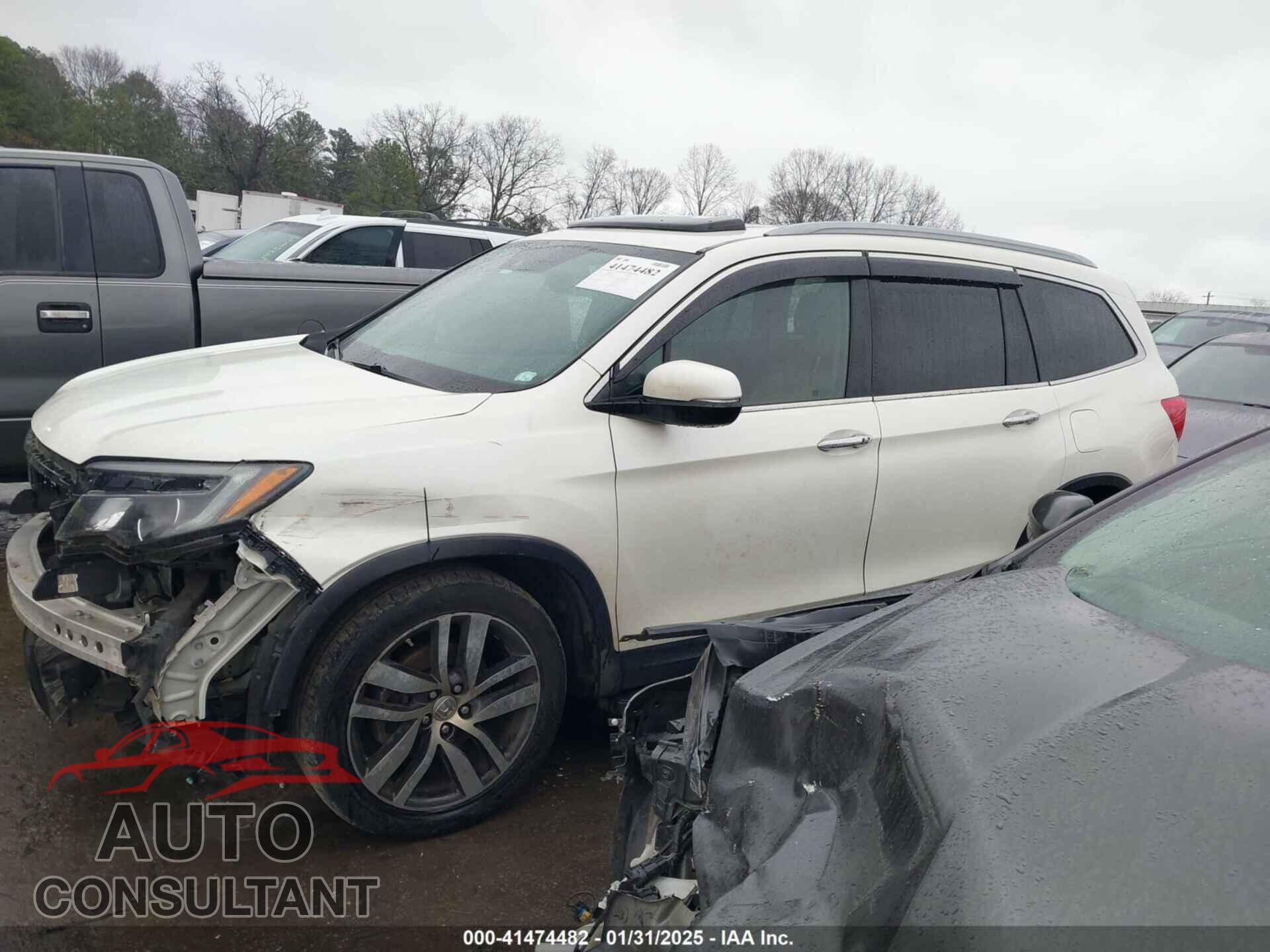 HONDA PILOT 2017 - 5FNYF5H94HB005653