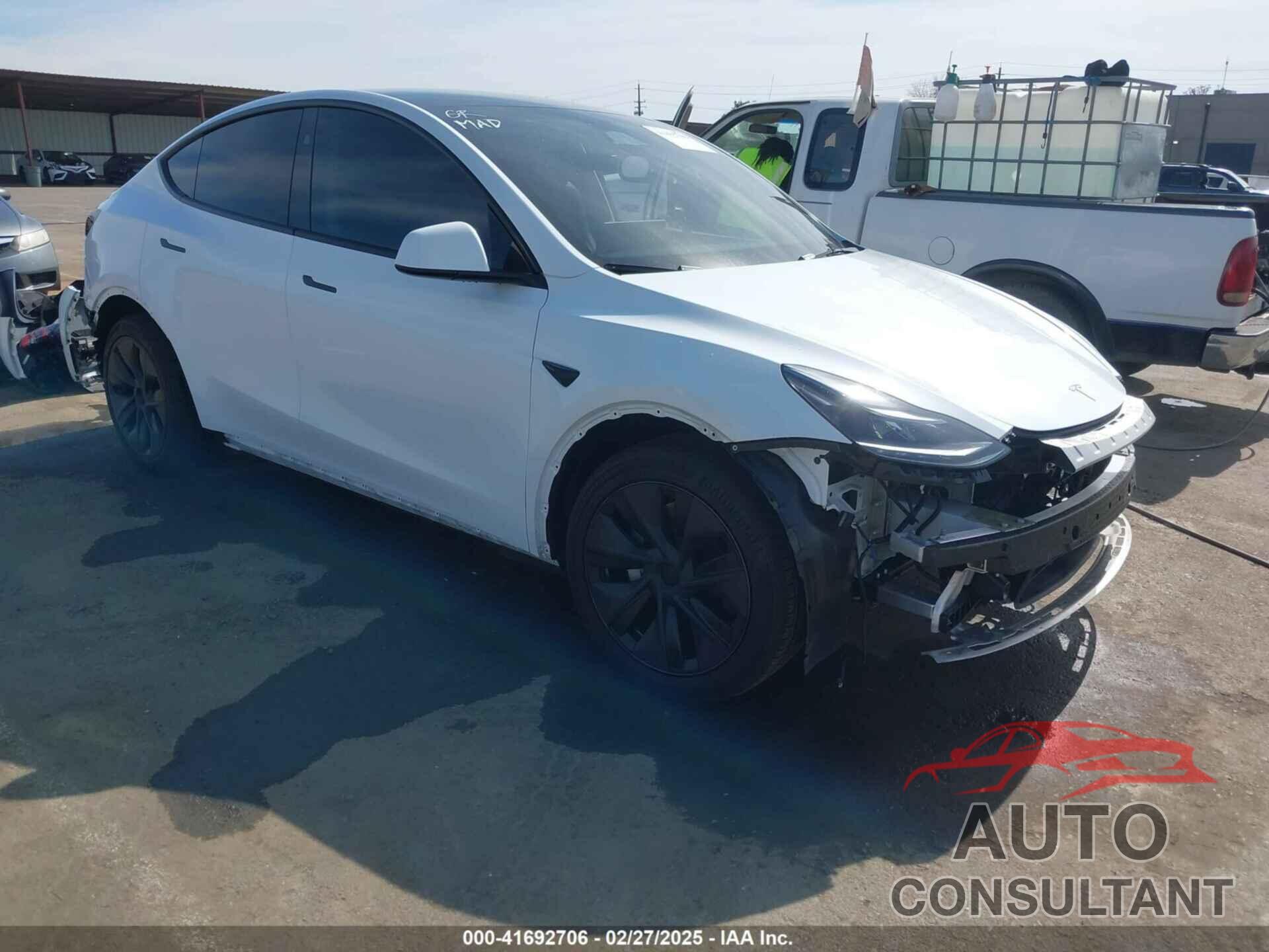 TESLA MODEL Y 2024 - 7SAYGDEE8RF161370