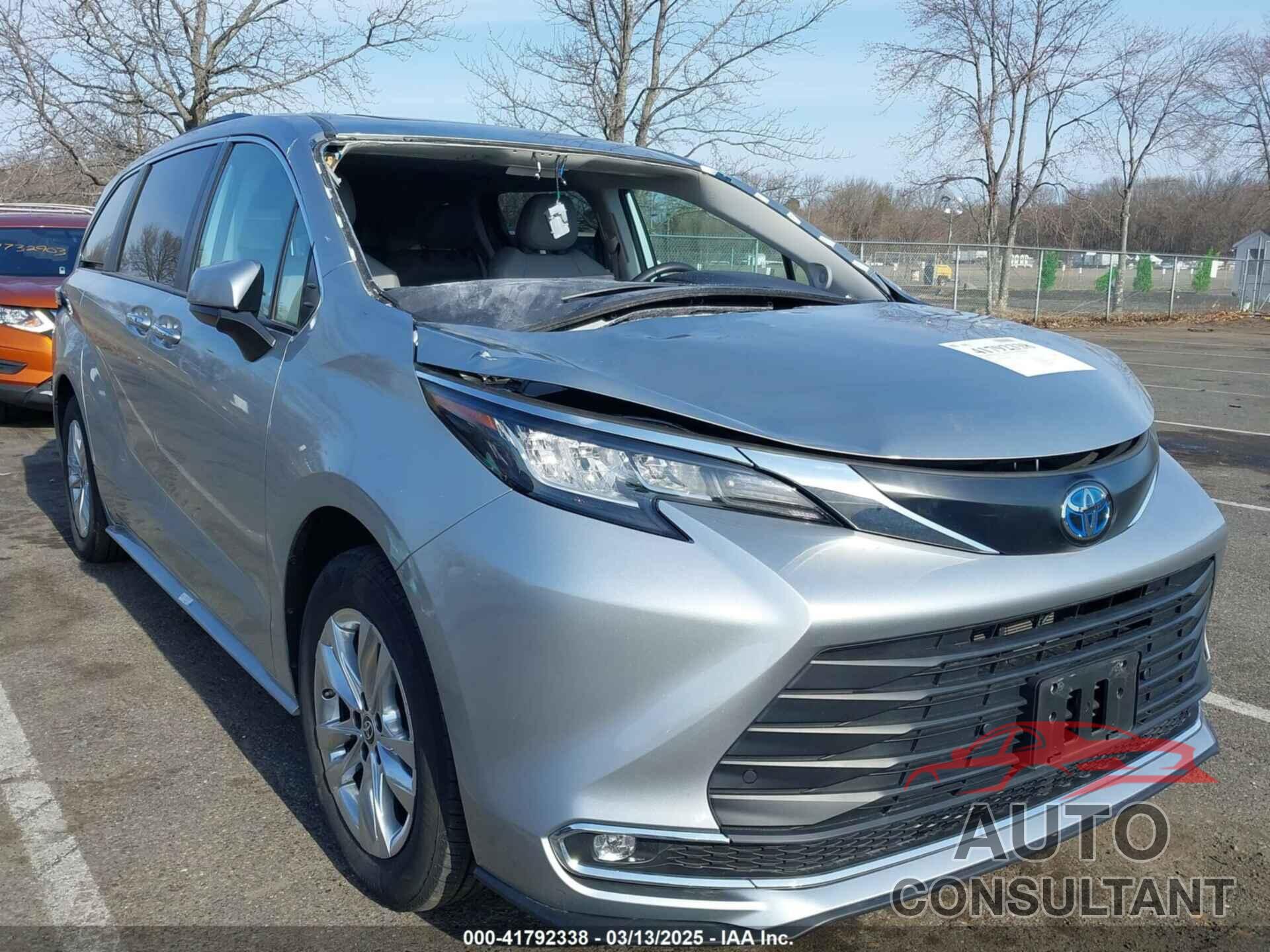 TOYOTA SIENNA 2023 - 5TDJSKFC5PS106883