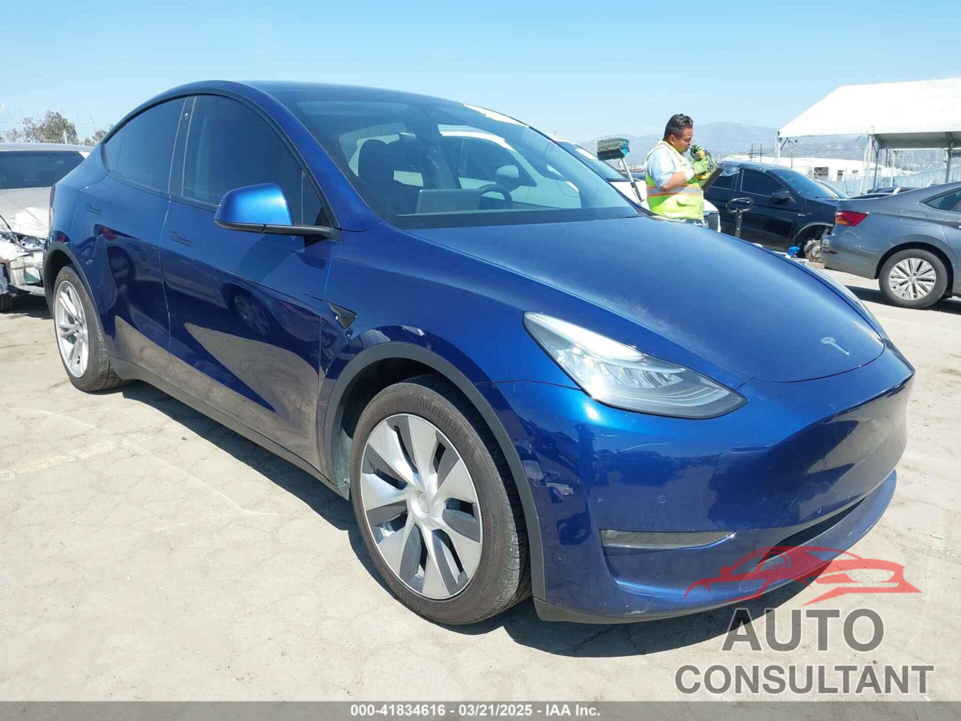 TESLA MODEL Y 2021 - 5YJYGDEE0MF270461