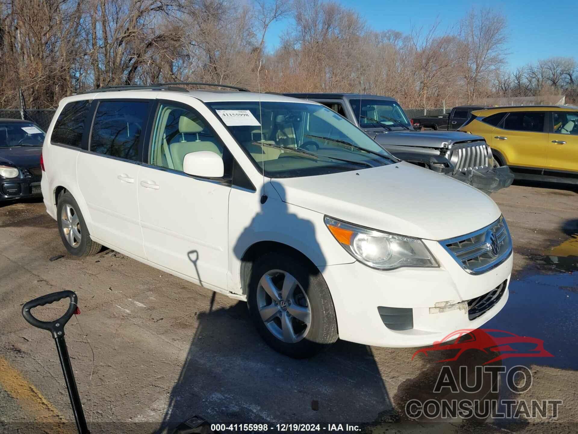 VOLKSWAGEN ROUTAN 2009 - 2V8HW54XX9R599163